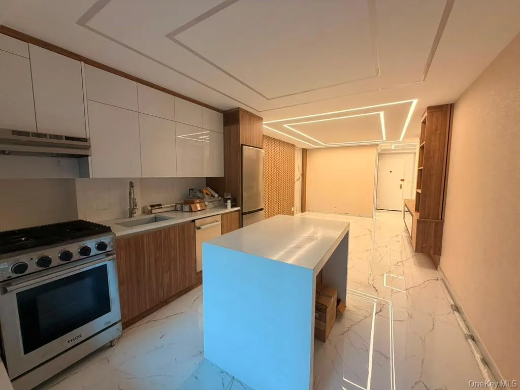 98-05 63 Road, New York, NY, 2 Rooms Rooms,1 BathroomBathrooms,Residential,For Rent,63,0,1022889 98-05 63 Road, New York, NY, 2 Rooms Rooms,1 BathroomBathrooms,Residential,For Rent,63,0,1022889