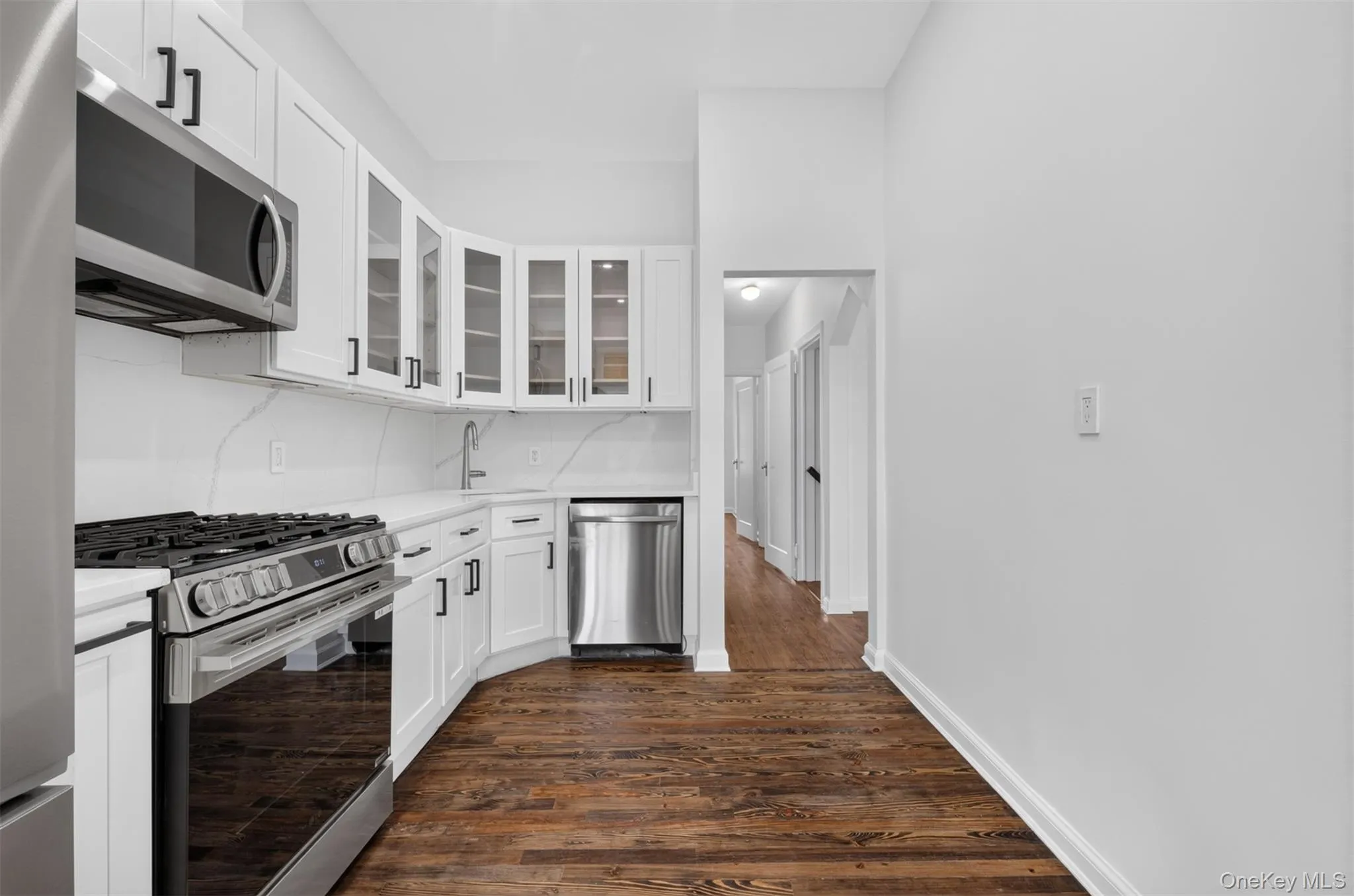 6706 Thornton Place, New York, NY, 2 Bedrooms Bedrooms, 6 Rooms Rooms,2 BathroomsBathrooms,Residential,For Rent,Thornton,0,1022893 6706 Thornton Place, New York, NY, 2 Bedrooms Bedrooms, 6 Rooms Rooms,2 BathroomsBathrooms,Residential,For Rent,Thornton,0,1022893