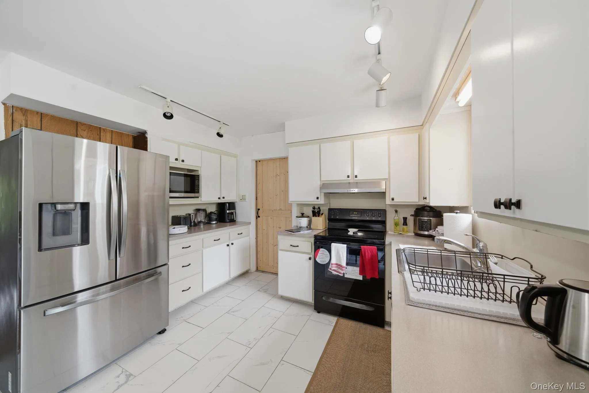 6 Rolling Woods Lane, Southampton, NY, 3 Bedrooms Bedrooms, 7 Rooms Rooms,2 BathroomsBathrooms,Residential,For Rent,Rolling Woods,0,1022898 6 Rolling Woods Lane, Southampton, NY, 3 Bedrooms Bedrooms, 7 Rooms Rooms,2 BathroomsBathrooms,Residential,For Rent,Rolling Woods,0,1022898