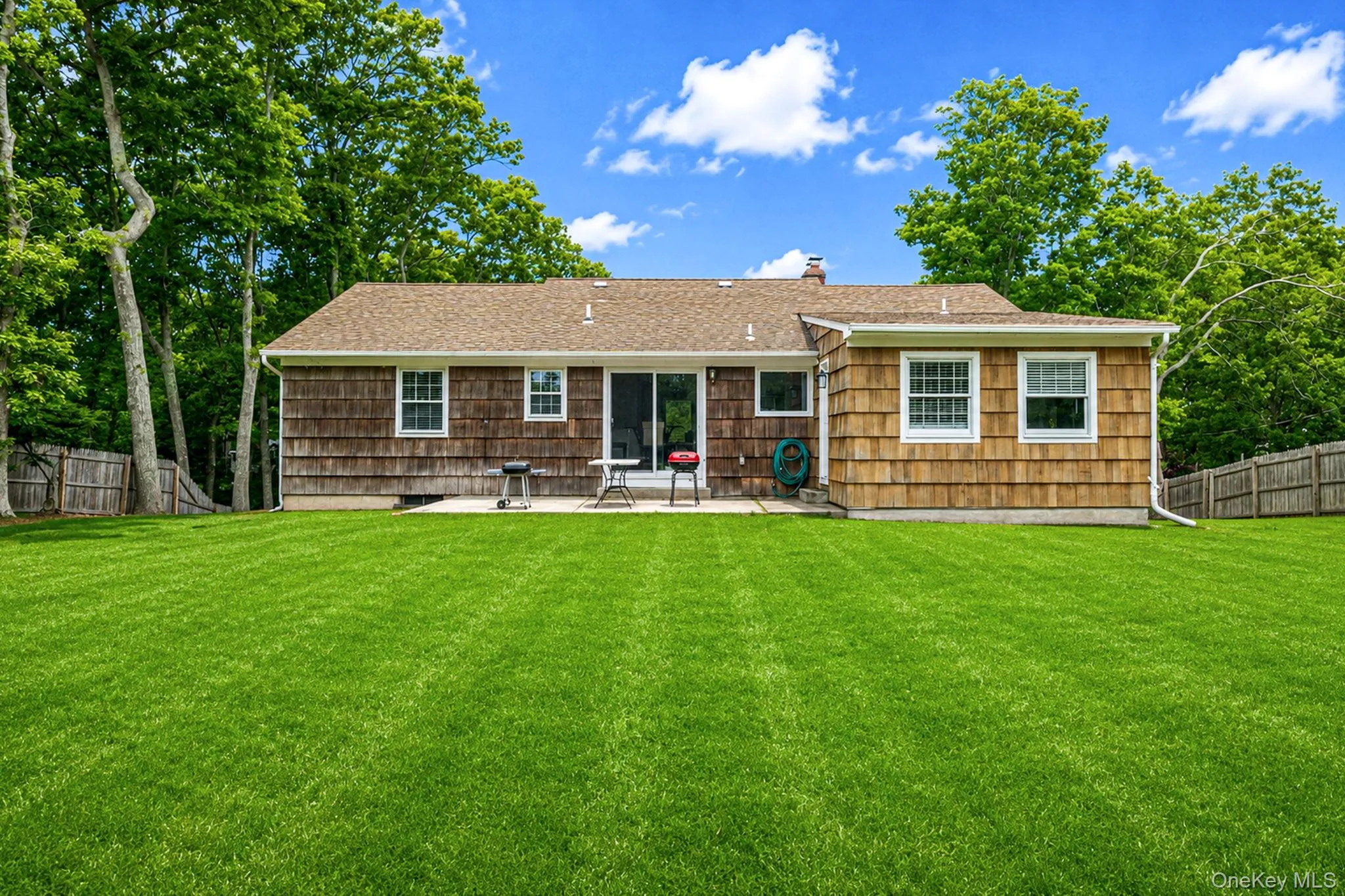 6 Rolling Woods Lane, Southampton, NY, 3 Bedrooms Bedrooms, 7 Rooms Rooms,2 BathroomsBathrooms,Residential,For Rent,Rolling Woods,0,1022898 6 Rolling Woods Lane, Southampton, NY, 3 Bedrooms Bedrooms, 7 Rooms Rooms,2 BathroomsBathrooms,Residential,For Rent,Rolling Woods,0,1022898