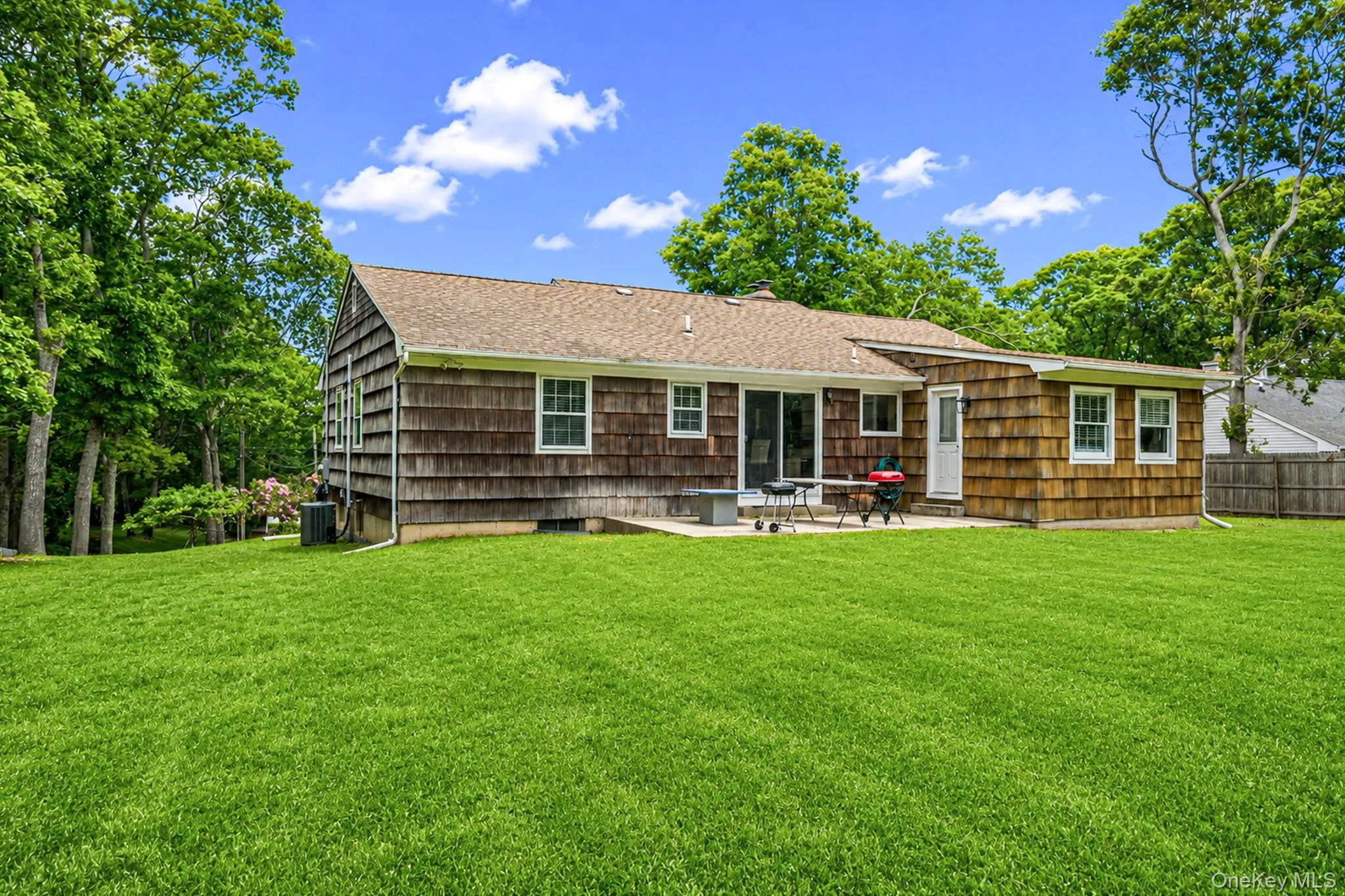 6 Rolling Woods Lane, Southampton, NY, 3 Bedrooms Bedrooms, 7 Rooms Rooms,2 BathroomsBathrooms,Residential,For Rent,Rolling Woods,0,1022898 6 Rolling Woods Lane, Southampton, NY, 3 Bedrooms Bedrooms, 7 Rooms Rooms,2 BathroomsBathrooms,Residential,For Rent,Rolling Woods,0,1022898