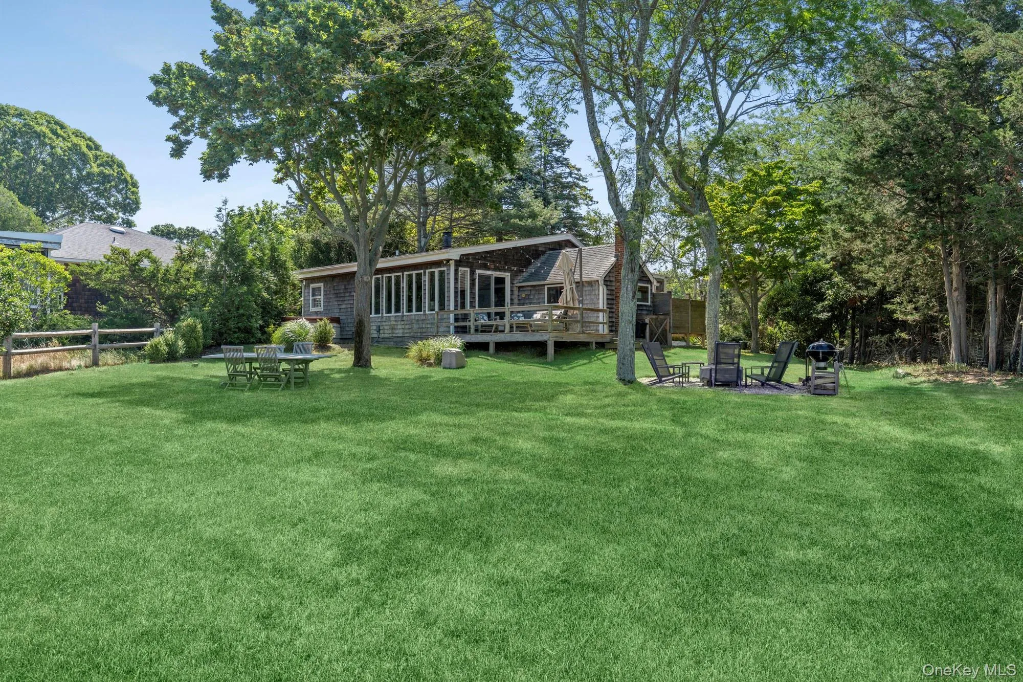 21 Breeze Hill Road, East Hampton, NY, 3 Bedrooms Bedrooms, 6 Rooms Rooms,1 BathroomBathrooms,Residential,For Rent,Breeze Hill,0,1022911 21 Breeze Hill Road, East Hampton, NY, 3 Bedrooms Bedrooms, 6 Rooms Rooms,1 BathroomBathrooms,Residential,For Rent,Breeze Hill,0,1022911