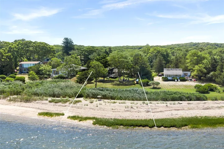 21 Breeze Hill Road, East Hampton, New York 11937