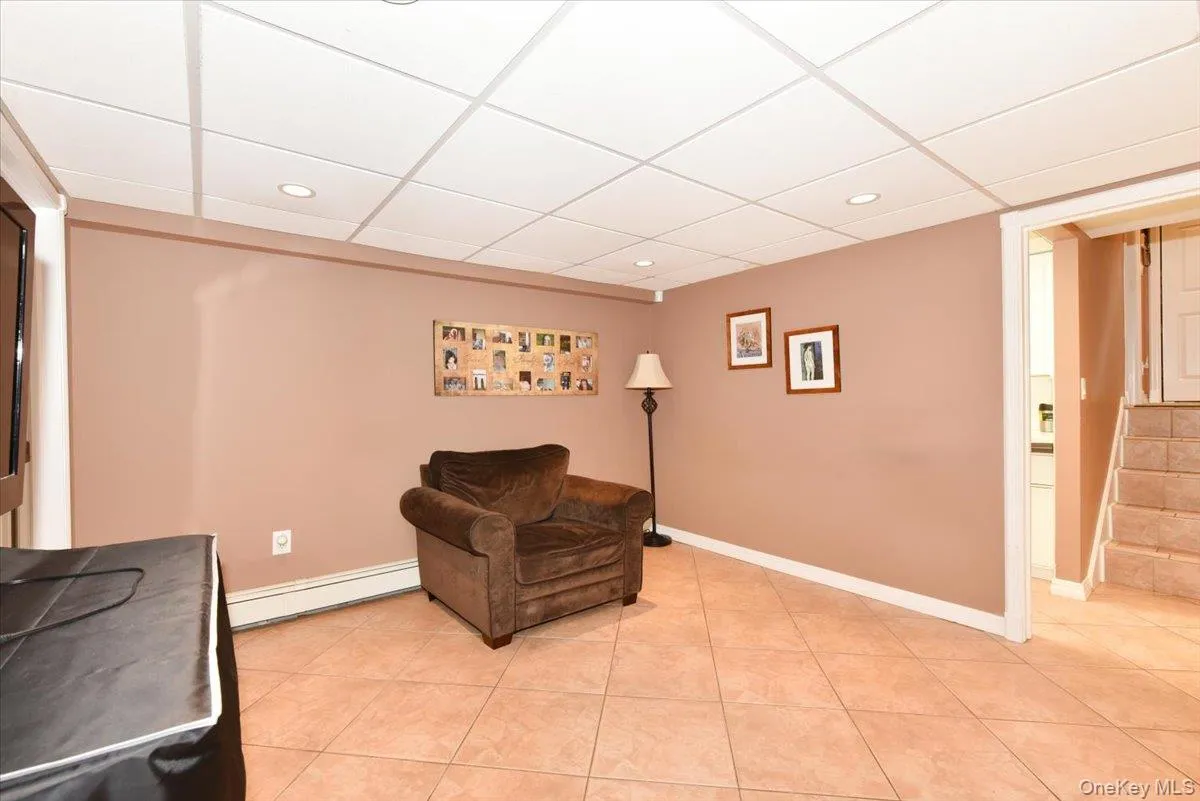 32 Lark Drive, Oyster Bay, NY, 3 Bedrooms Bedrooms, 7 Rooms Rooms,2 BathroomsBathrooms,Residential,For Rent,Lark,0,1022916 32 Lark Drive, Oyster Bay, NY, 3 Bedrooms Bedrooms, 7 Rooms Rooms,2 BathroomsBathrooms,Residential,For Rent,Lark,0,1022916