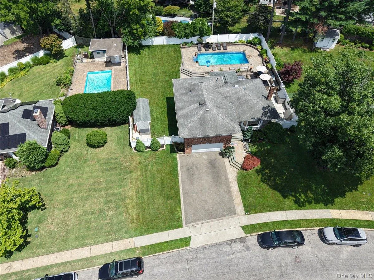 32 Lark Drive, Oyster Bay, NY, 3 Bedrooms Bedrooms, 7 Rooms Rooms,2 BathroomsBathrooms,Residential,For Rent,Lark,0,1022916 32 Lark Drive, Oyster Bay, NY, 3 Bedrooms Bedrooms, 7 Rooms Rooms,2 BathroomsBathrooms,Residential,For Rent,Lark,0,1022916
