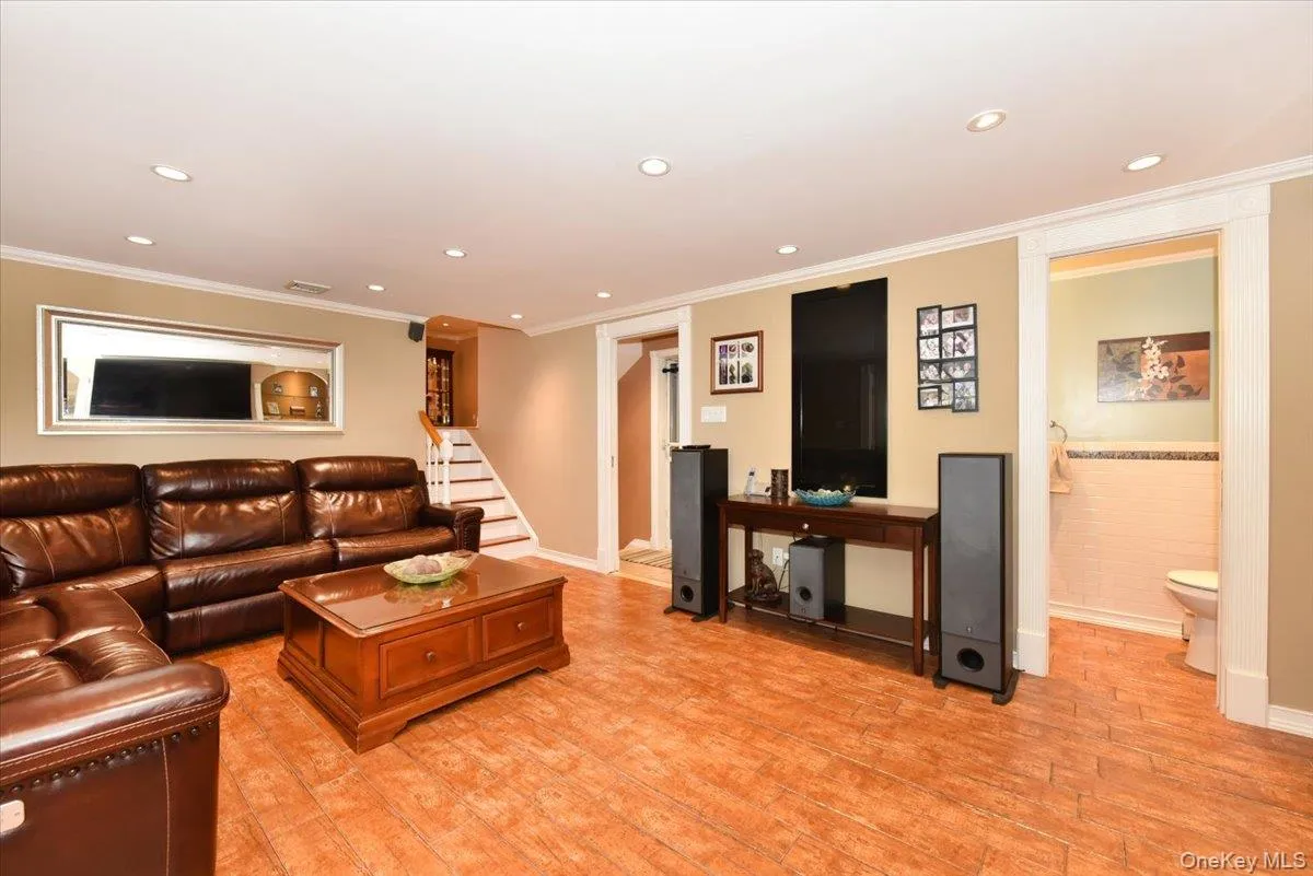32 Lark Drive, Oyster Bay, NY, 3 Bedrooms Bedrooms, 7 Rooms Rooms,2 BathroomsBathrooms,Residential,For Rent,Lark,0,1022916 32 Lark Drive, Oyster Bay, NY, 3 Bedrooms Bedrooms, 7 Rooms Rooms,2 BathroomsBathrooms,Residential,For Rent,Lark,0,1022916
