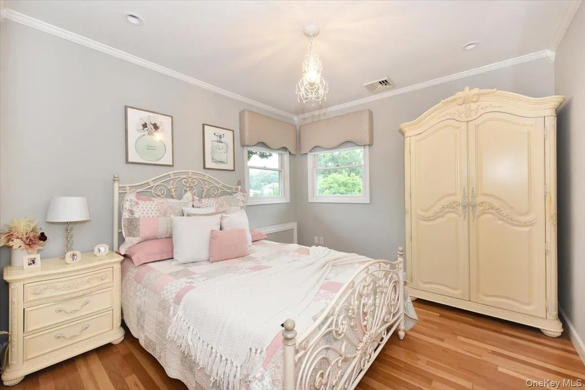 32 Lark Drive, Oyster Bay, NY, 3 Bedrooms Bedrooms, 7 Rooms Rooms,2 BathroomsBathrooms,Residential,For Rent,Lark,0,1022916 32 Lark Drive, Oyster Bay, NY, 3 Bedrooms Bedrooms, 7 Rooms Rooms,2 BathroomsBathrooms,Residential,For Rent,Lark,0,1022916
