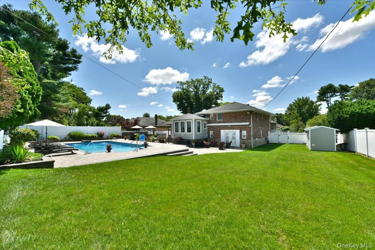 32 Lark Drive, Oyster Bay, NY, 3 Bedrooms Bedrooms, 7 Rooms Rooms,2 BathroomsBathrooms,Residential,For Rent,Lark,0,1022916 32 Lark Drive, Oyster Bay, NY, 3 Bedrooms Bedrooms, 7 Rooms Rooms,2 BathroomsBathrooms,Residential,For Rent,Lark,0,1022916