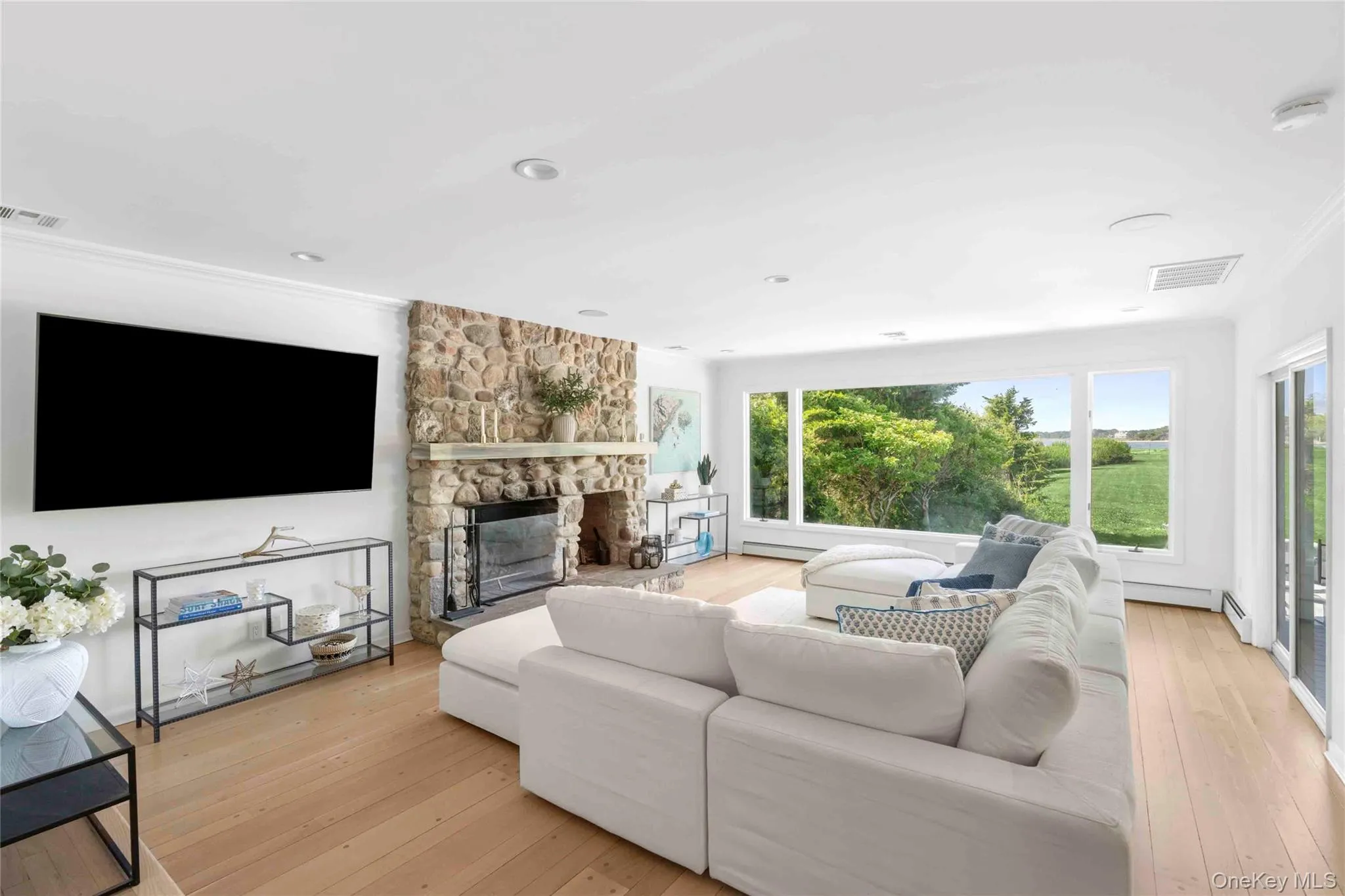 50 Sunset Avenue, Southampton, NY, 4 Bedrooms Bedrooms, 12 Rooms Rooms,4 BathroomsBathrooms,Residential,For Rent,Sunset,0,1022922 50 Sunset Avenue, Southampton, NY, 4 Bedrooms Bedrooms, 12 Rooms Rooms,4 BathroomsBathrooms,Residential,For Rent,Sunset,0,1022922