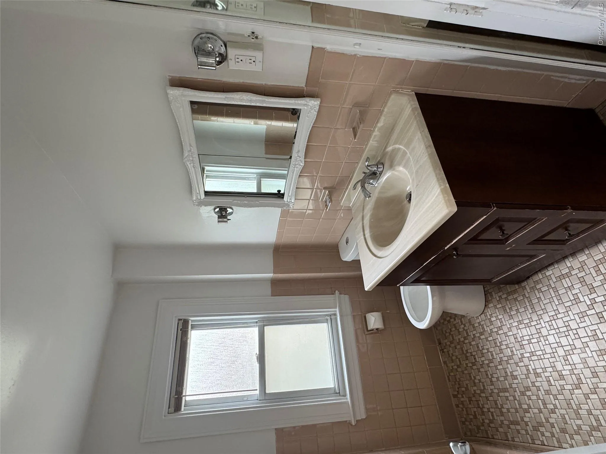 210 Elm Street, New Rochelle, NY, 3 Bedrooms Bedrooms, 5 Rooms Rooms,2 BathroomsBathrooms,Residential Lease,For Rent,Elm,0,1022923 210 Elm Street, New Rochelle, NY, 3 Bedrooms Bedrooms, 5 Rooms Rooms,2 BathroomsBathrooms,Residential Lease,For Rent,Elm,0,1022923