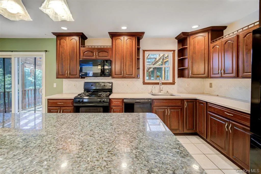 26 Heaney Drive, Beacon, NY, 4 Bedrooms Bedrooms, 9 Rooms Rooms,2 BathroomsBathrooms,Residential,For Rent,Heaney,0,1022924 26 Heaney Drive, Beacon, NY, 4 Bedrooms Bedrooms, 9 Rooms Rooms,2 BathroomsBathrooms,Residential,For Rent,Heaney,0,1022924