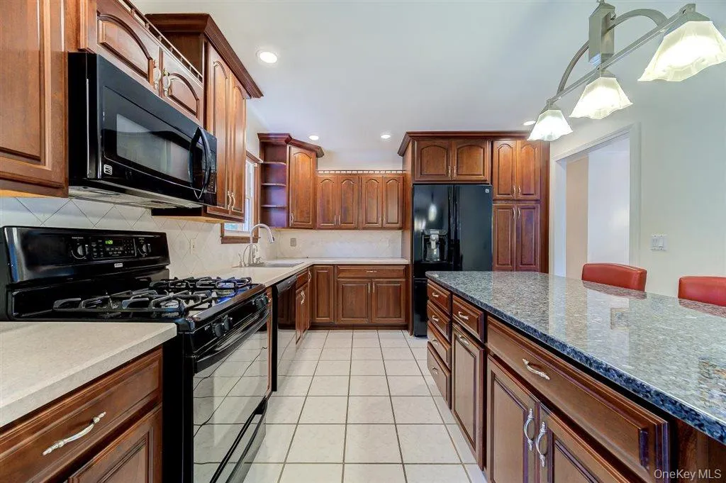 26 Heaney Drive, Beacon, NY, 4 Bedrooms Bedrooms, 9 Rooms Rooms,2 BathroomsBathrooms,Residential,For Rent,Heaney,0,1022924 26 Heaney Drive, Beacon, NY, 4 Bedrooms Bedrooms, 9 Rooms Rooms,2 BathroomsBathrooms,Residential,For Rent,Heaney,0,1022924