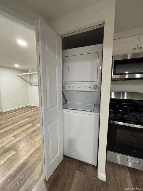 159 Main Street, Huntington, NY, 1 Bedroom Bedrooms, 2 Rooms Rooms,1 BathroomBathrooms,Residential Lease,For Rent,Main,0,1022934 159 Main Street, Huntington, NY, 1 Bedroom Bedrooms, 2 Rooms Rooms,1 BathroomBathrooms,Residential Lease,For Rent,Main,0,1022934