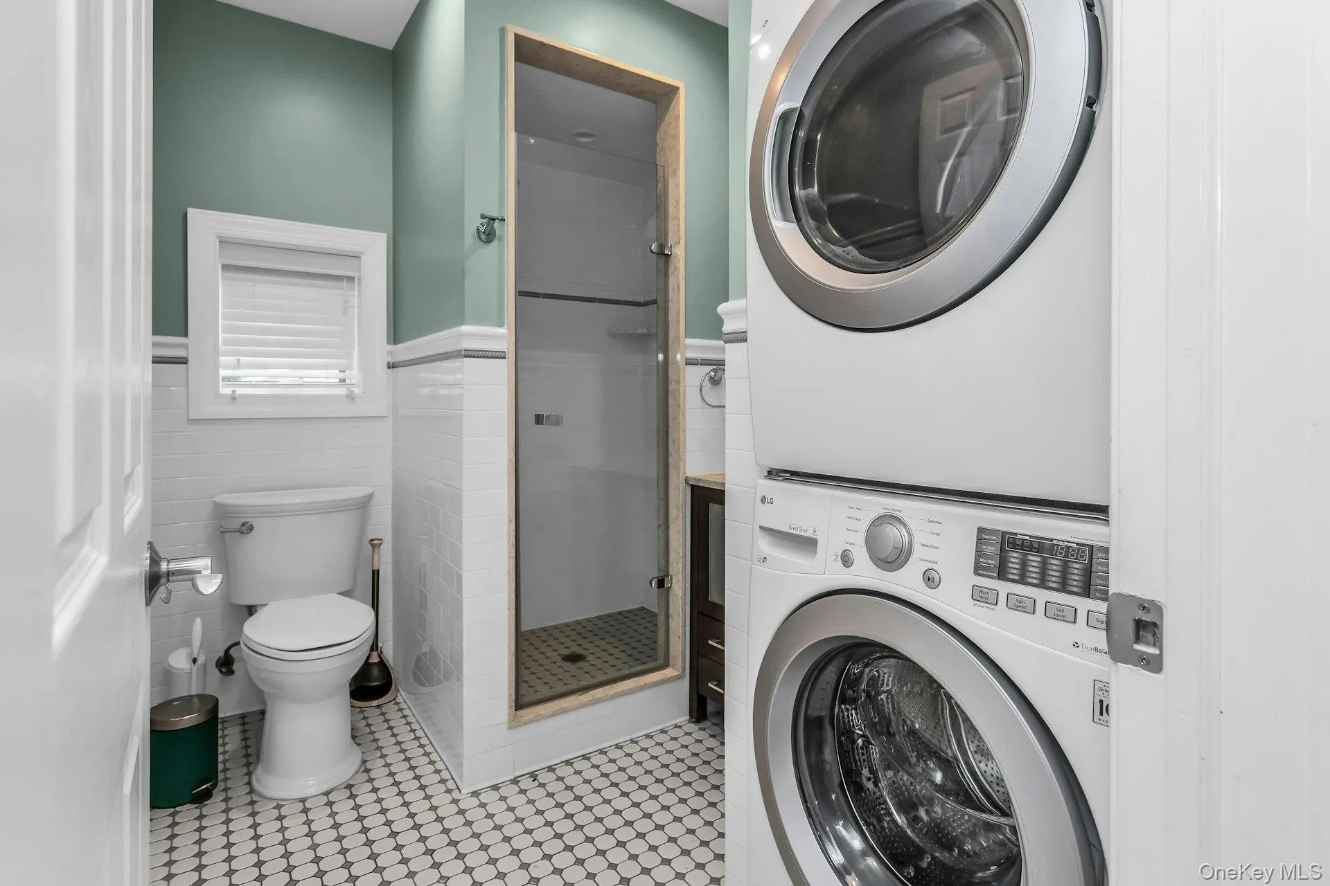 34 Preston Street, North Hempstead, NY, 2 Bedrooms Bedrooms, 6 Rooms Rooms,2 BathroomsBathrooms,Residential Lease,For Rent,Preston,0,1022936 34 Preston Street, North Hempstead, NY, 2 Bedrooms Bedrooms, 6 Rooms Rooms,2 BathroomsBathrooms,Residential Lease,For Rent,Preston,0,1022936