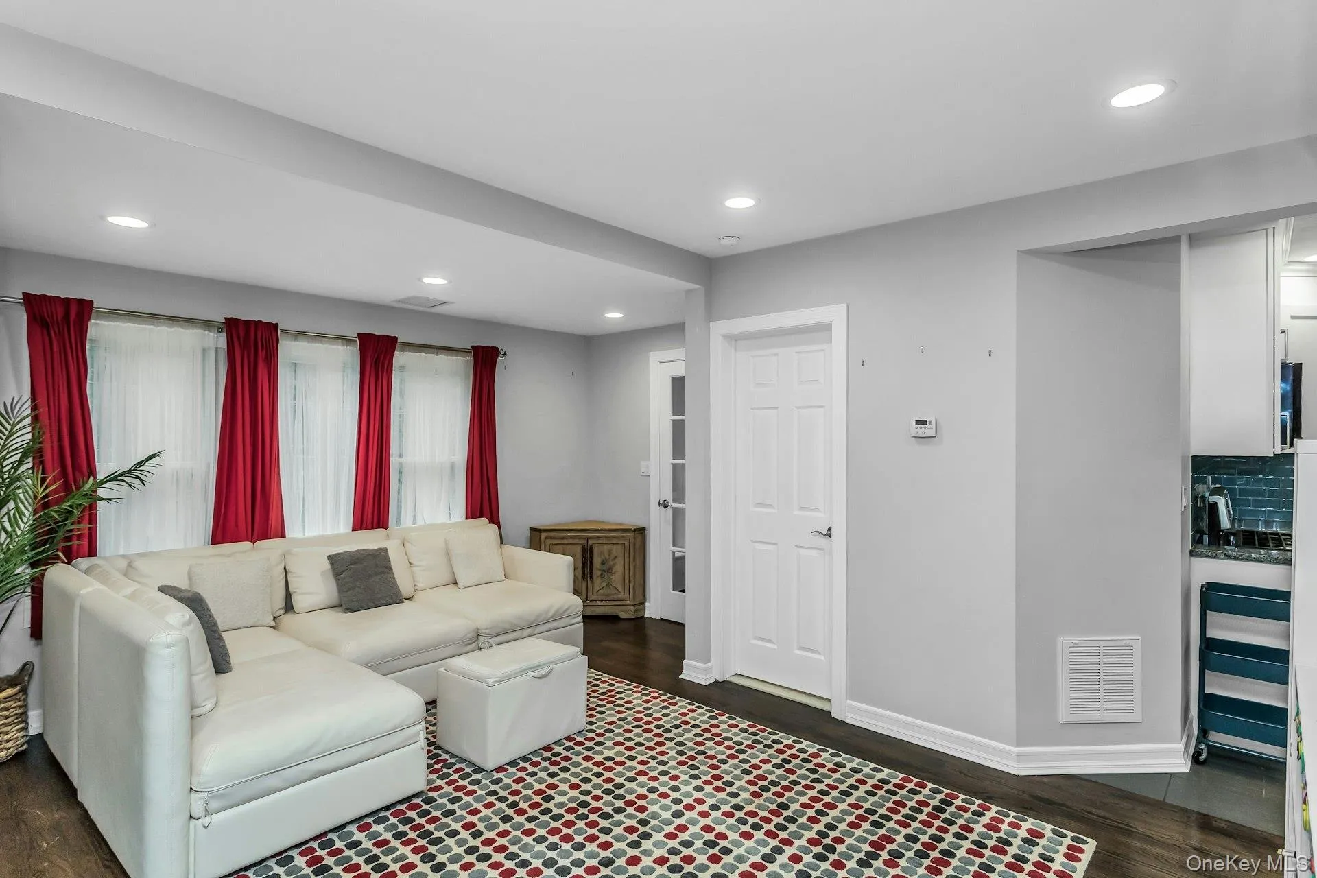 34 Preston Street, North Hempstead, NY, 2 Bedrooms Bedrooms, 6 Rooms Rooms,2 BathroomsBathrooms,Residential Lease,For Rent,Preston,0,1022936 34 Preston Street, North Hempstead, NY, 2 Bedrooms Bedrooms, 6 Rooms Rooms,2 BathroomsBathrooms,Residential Lease,For Rent,Preston,0,1022936