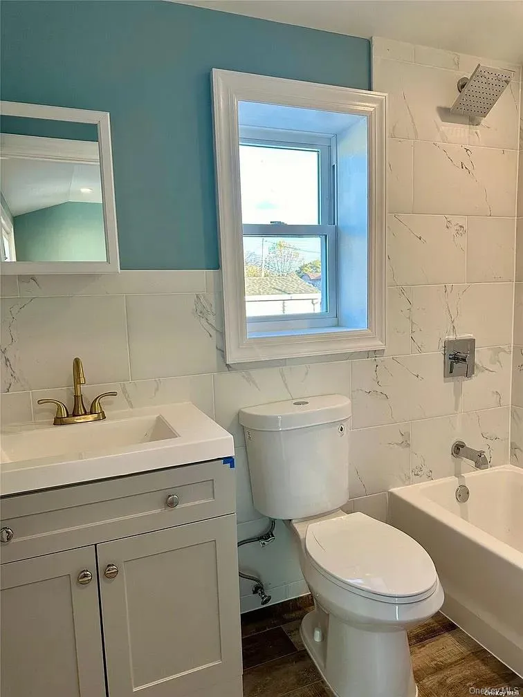 10211 164th Avenue, New York, NY, 3 Bedrooms Bedrooms, 5 Rooms Rooms,2 BathroomsBathrooms,Residential Lease,For Rent,164th,0,1022943 10211 164th Avenue, New York, NY, 3 Bedrooms Bedrooms, 5 Rooms Rooms,2 BathroomsBathrooms,Residential Lease,For Rent,164th,0,1022943
