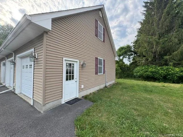 Large garage. Large garage.