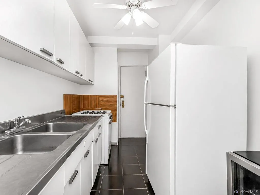 6 Fordham Hill Oval, New York, NY, 3 Bedrooms Bedrooms, 6 Rooms Rooms,1 BathroomBathrooms,Residential,For Rent,Fordham Hill,0,1022955 6 Fordham Hill Oval, New York, NY, 3 Bedrooms Bedrooms, 6 Rooms Rooms,1 BathroomBathrooms,Residential,For Rent,Fordham Hill,0,1022955