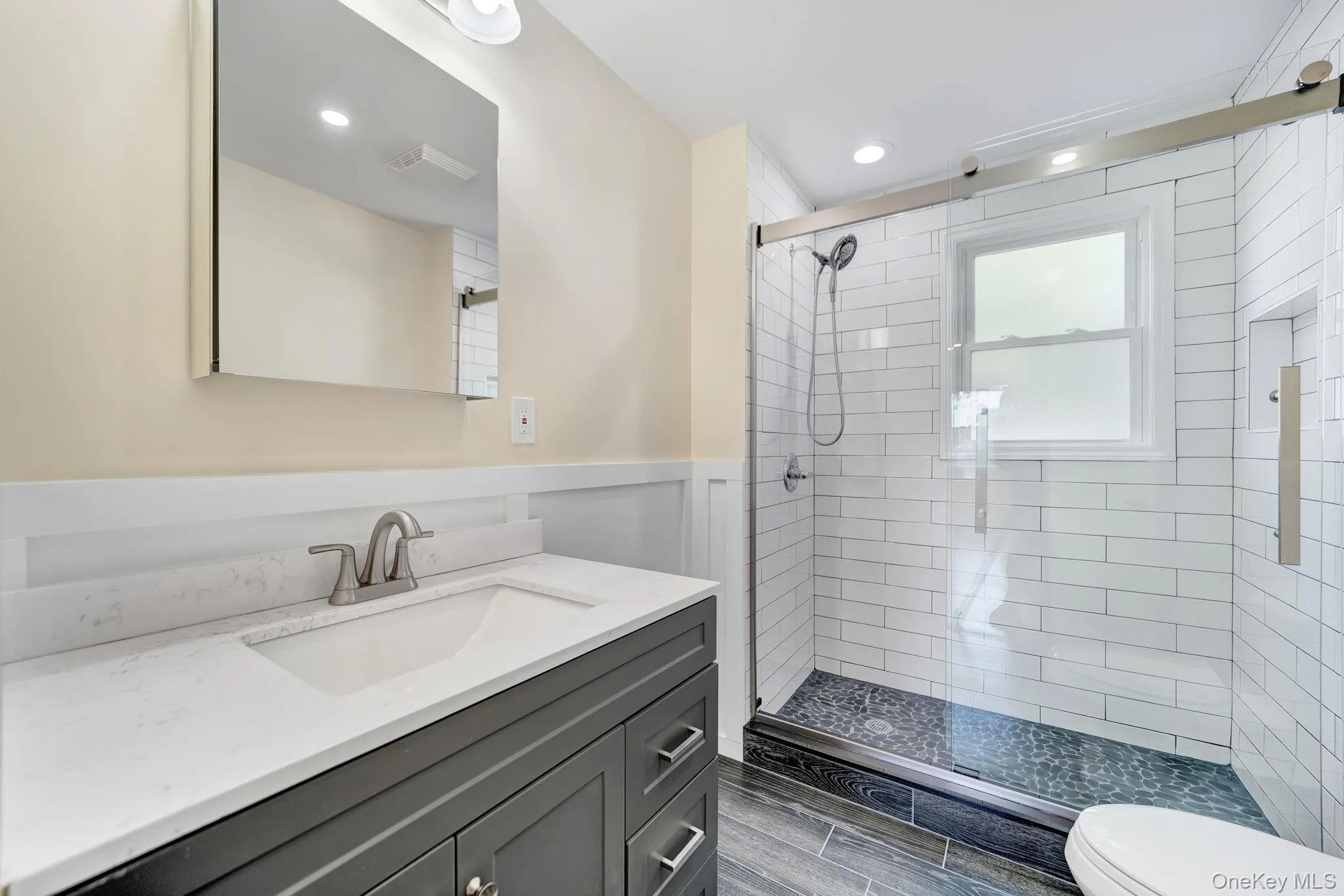 102 Strattford Road, North Hempstead, NY, 4 Bedrooms Bedrooms, 6 Rooms Rooms,2 BathroomsBathrooms,Residential,For Rent,Strattford,0,1022963 102 Strattford Road, North Hempstead, NY, 4 Bedrooms Bedrooms, 6 Rooms Rooms,2 BathroomsBathrooms,Residential,For Rent,Strattford,0,1022963