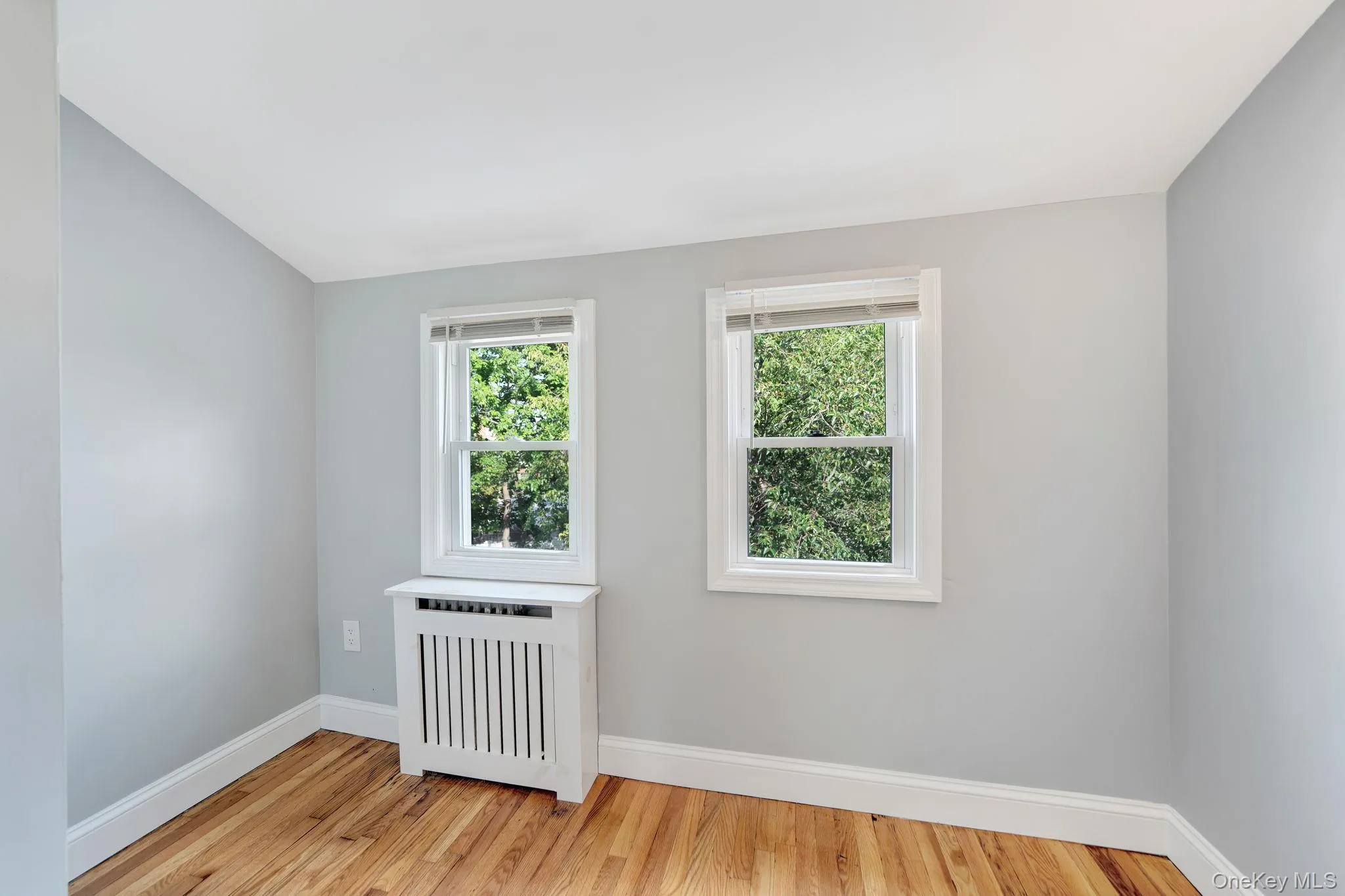 102 Strattford Road, North Hempstead, NY, 4 Bedrooms Bedrooms, 6 Rooms Rooms,2 BathroomsBathrooms,Residential,For Rent,Strattford,0,1022963 102 Strattford Road, North Hempstead, NY, 4 Bedrooms Bedrooms, 6 Rooms Rooms,2 BathroomsBathrooms,Residential,For Rent,Strattford,0,1022963