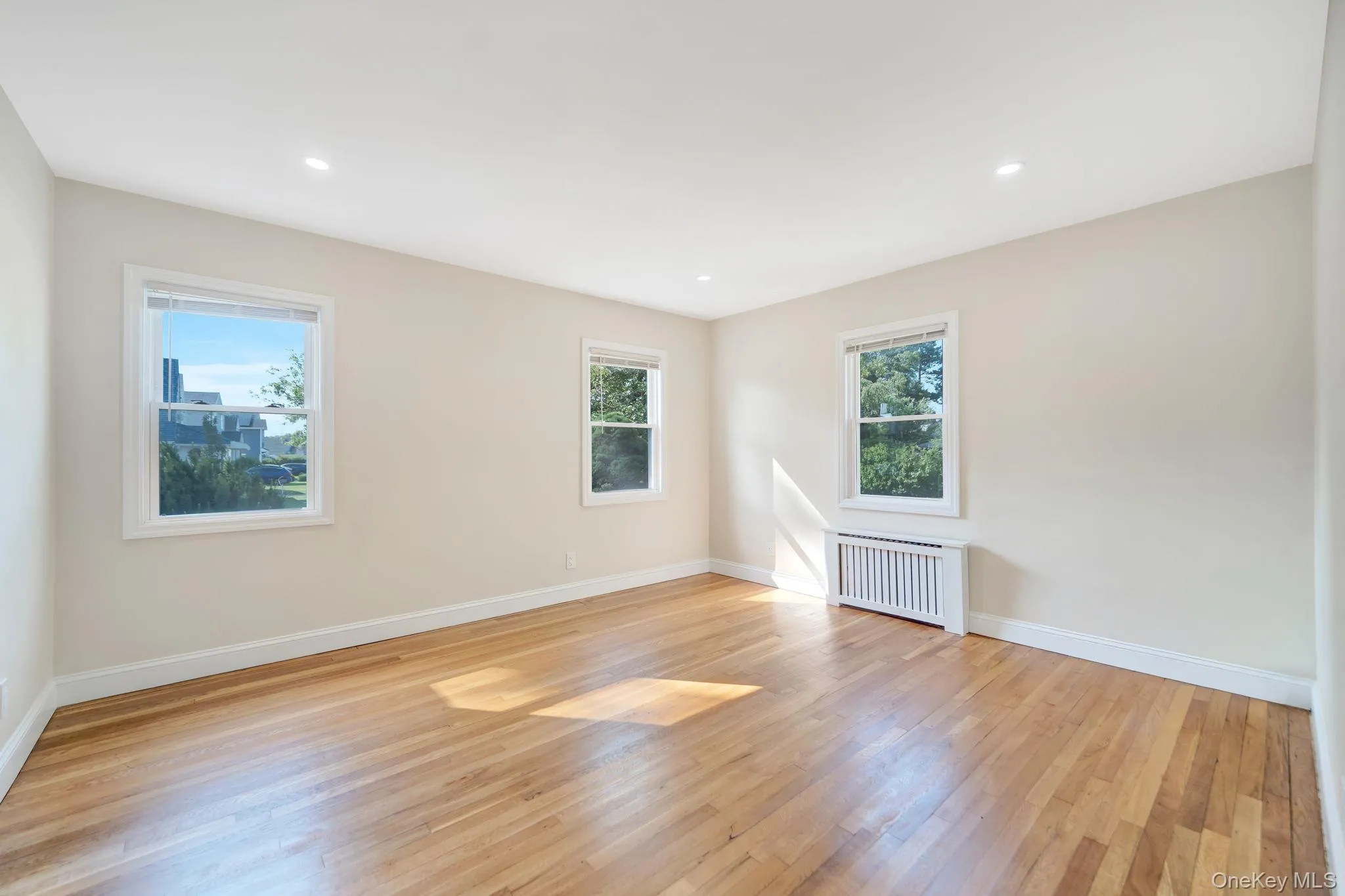 102 Strattford Road, North Hempstead, NY, 4 Bedrooms Bedrooms, 6 Rooms Rooms,2 BathroomsBathrooms,Residential,For Rent,Strattford,0,1022963 102 Strattford Road, North Hempstead, NY, 4 Bedrooms Bedrooms, 6 Rooms Rooms,2 BathroomsBathrooms,Residential,For Rent,Strattford,0,1022963