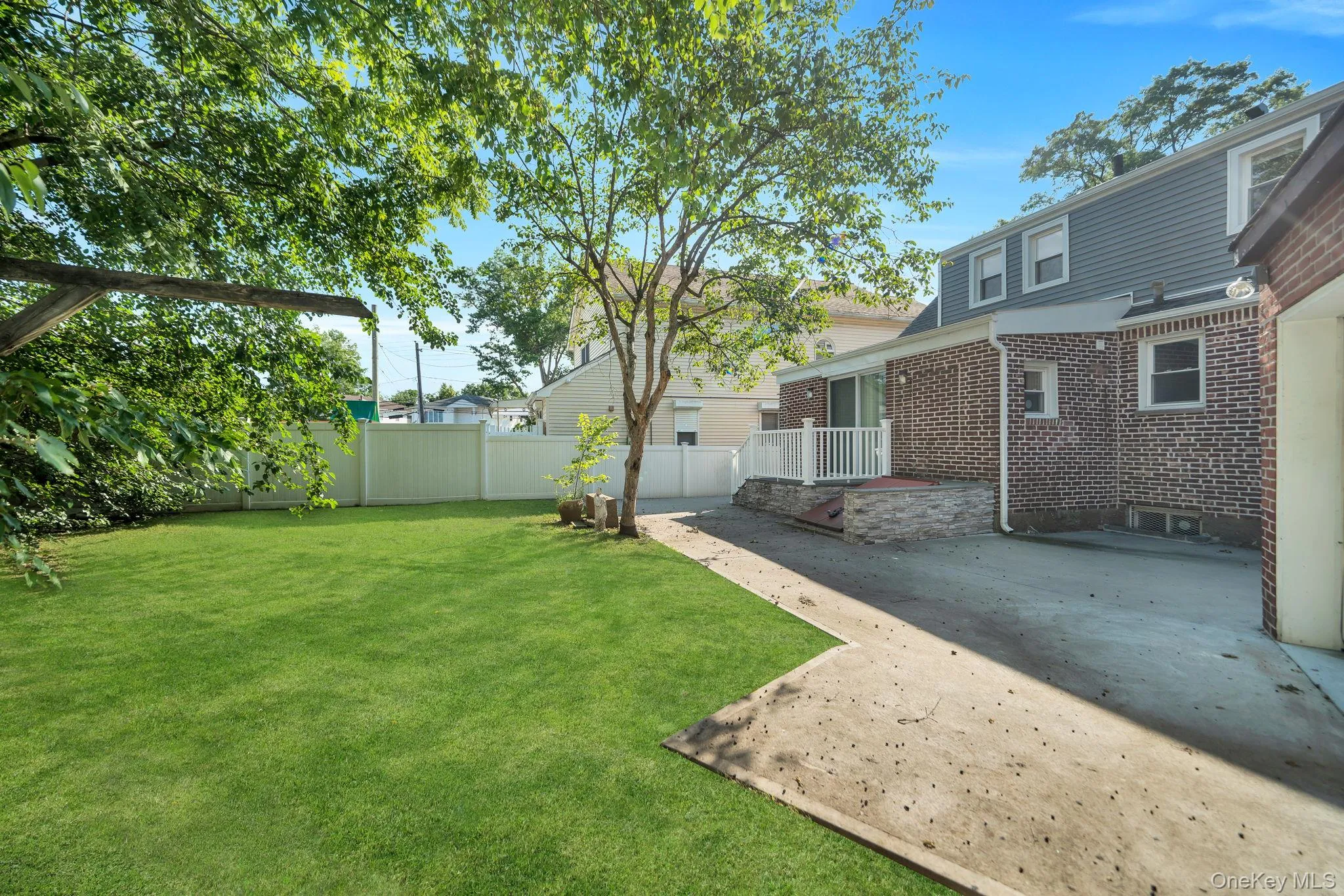 102 Strattford Road, North Hempstead, NY, 4 Bedrooms Bedrooms, 6 Rooms Rooms,2 BathroomsBathrooms,Residential,For Rent,Strattford,0,1022963 102 Strattford Road, North Hempstead, NY, 4 Bedrooms Bedrooms, 6 Rooms Rooms,2 BathroomsBathrooms,Residential,For Rent,Strattford,0,1022963