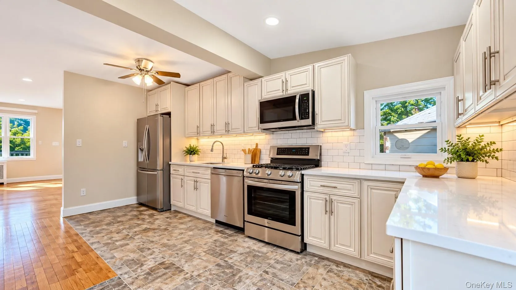 102 Strattford Road, North Hempstead, NY, 4 Bedrooms Bedrooms, 6 Rooms Rooms,2 BathroomsBathrooms,Residential,For Rent,Strattford,0,1022963 102 Strattford Road, North Hempstead, NY, 4 Bedrooms Bedrooms, 6 Rooms Rooms,2 BathroomsBathrooms,Residential,For Rent,Strattford,0,1022963