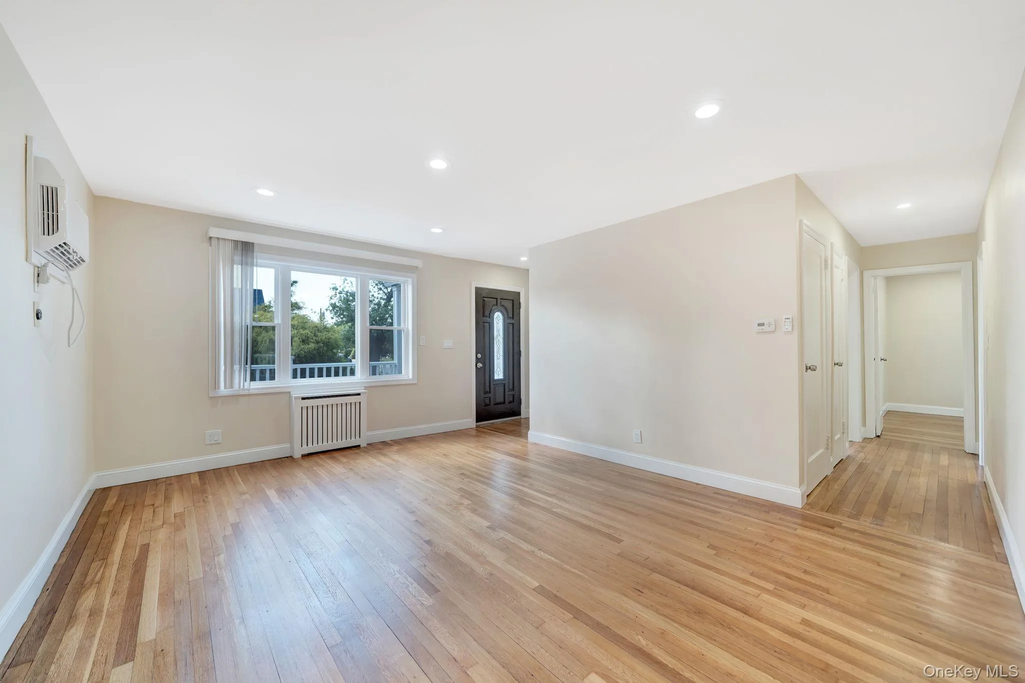 102 Strattford Road, North Hempstead, NY, 4 Bedrooms Bedrooms, 6 Rooms Rooms,2 BathroomsBathrooms,Residential,For Rent,Strattford,0,1022963 102 Strattford Road, North Hempstead, NY, 4 Bedrooms Bedrooms, 6 Rooms Rooms,2 BathroomsBathrooms,Residential,For Rent,Strattford,0,1022963
