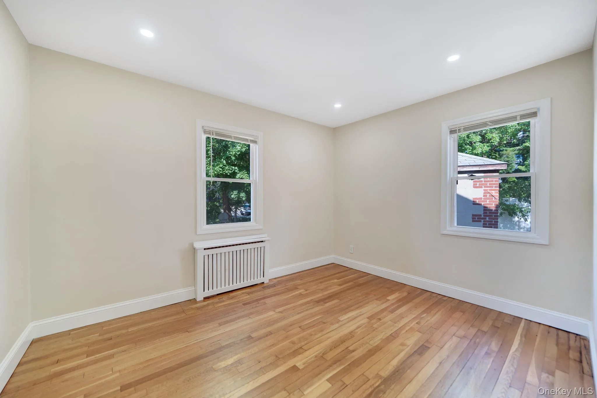 102 Strattford Road, North Hempstead, NY, 4 Bedrooms Bedrooms, 6 Rooms Rooms,2 BathroomsBathrooms,Residential,For Rent,Strattford,0,1022963 102 Strattford Road, North Hempstead, NY, 4 Bedrooms Bedrooms, 6 Rooms Rooms,2 BathroomsBathrooms,Residential,For Rent,Strattford,0,1022963