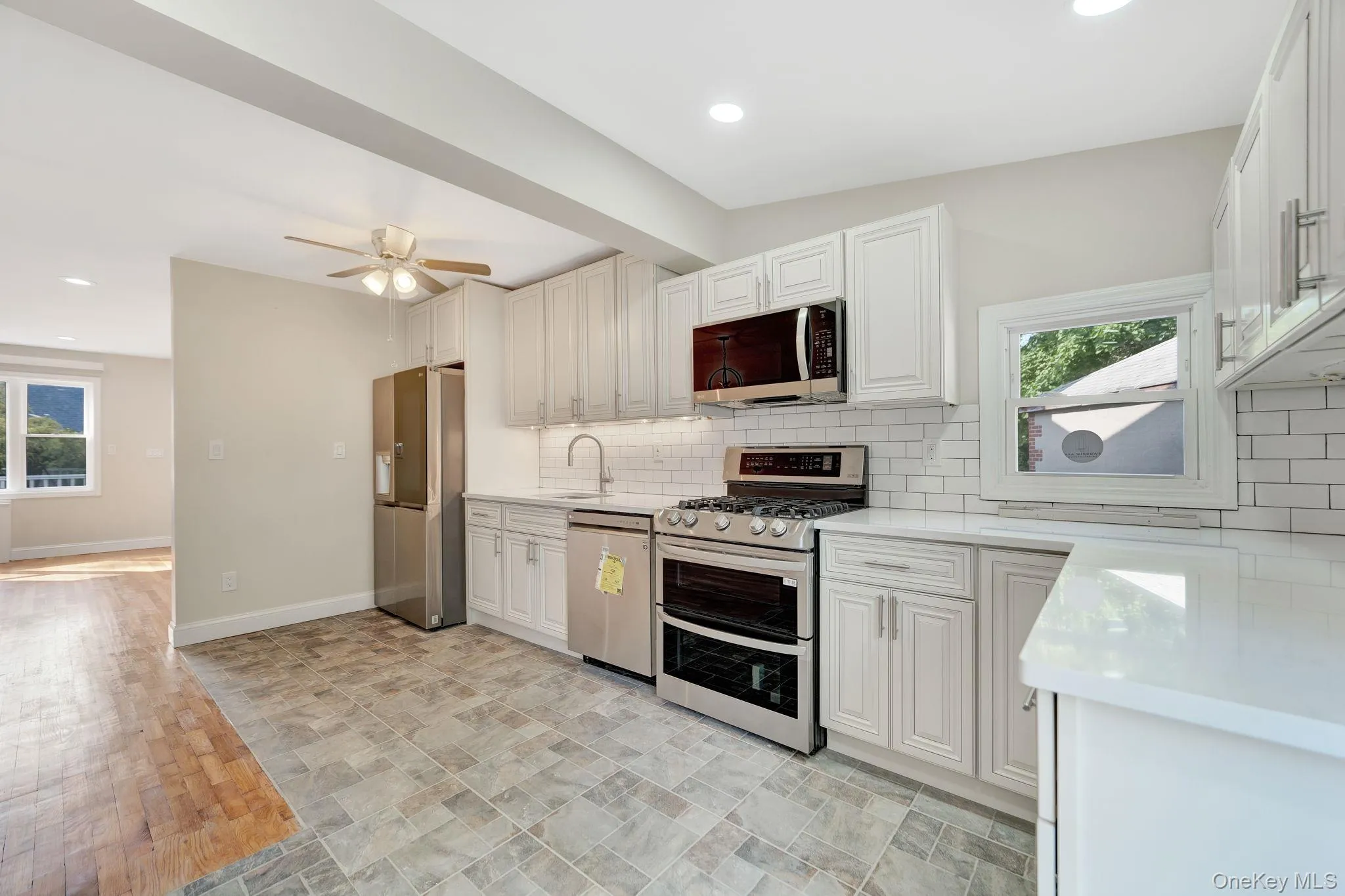 102 Strattford Road, North Hempstead, NY, 4 Bedrooms Bedrooms, 6 Rooms Rooms,2 BathroomsBathrooms,Residential,For Rent,Strattford,0,1022963 102 Strattford Road, North Hempstead, NY, 4 Bedrooms Bedrooms, 6 Rooms Rooms,2 BathroomsBathrooms,Residential,For Rent,Strattford,0,1022963