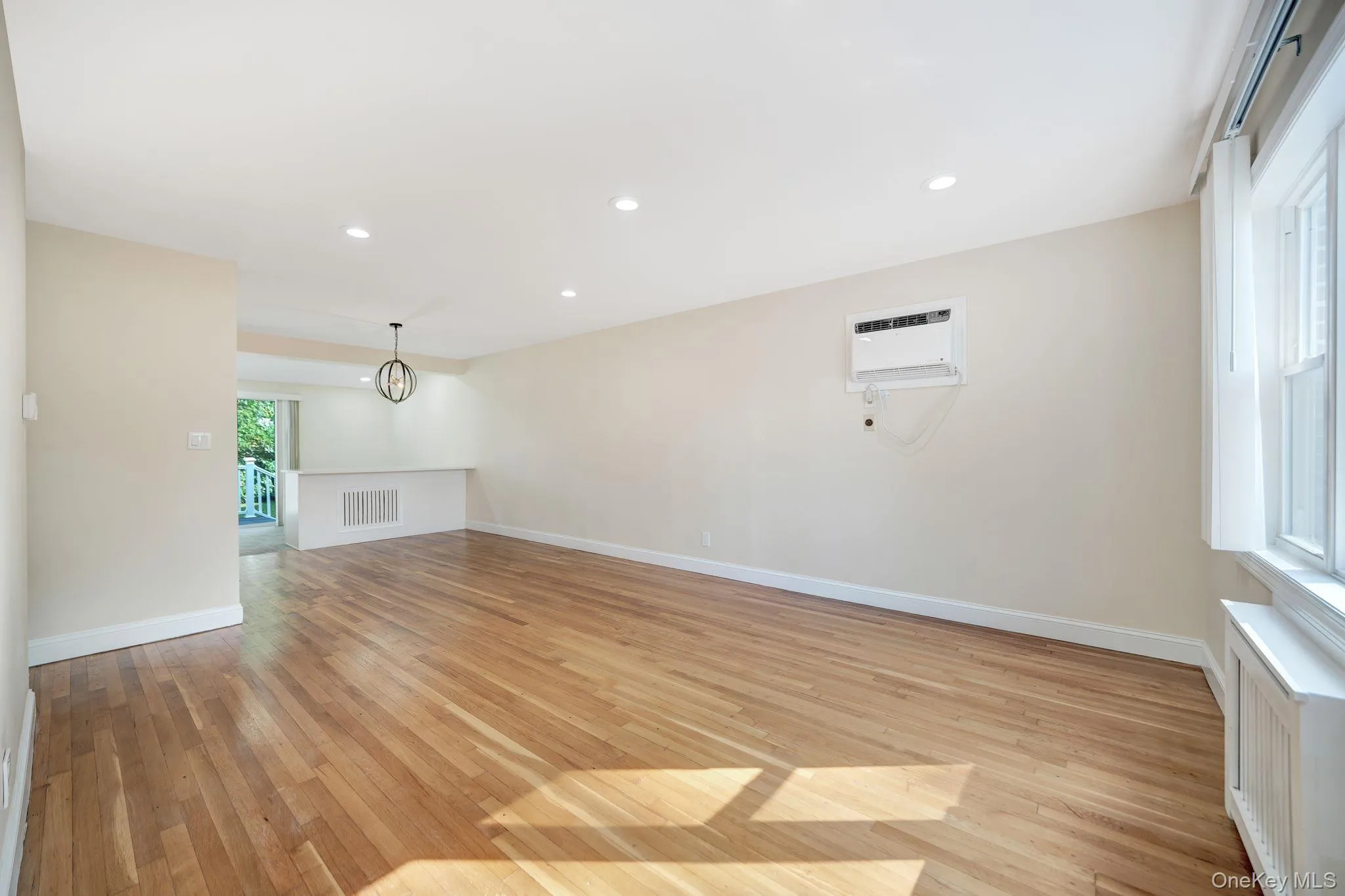 102 Strattford Road, North Hempstead, NY, 4 Bedrooms Bedrooms, 6 Rooms Rooms,2 BathroomsBathrooms,Residential,For Rent,Strattford,0,1022963 102 Strattford Road, North Hempstead, NY, 4 Bedrooms Bedrooms, 6 Rooms Rooms,2 BathroomsBathrooms,Residential,For Rent,Strattford,0,1022963
