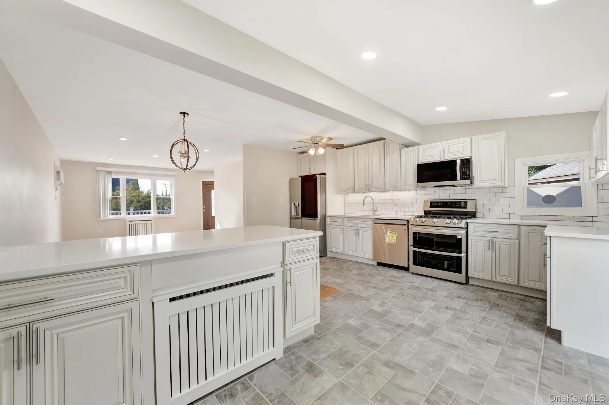 102 Strattford Road, North Hempstead, NY, 4 Bedrooms Bedrooms, 6 Rooms Rooms,2 BathroomsBathrooms,Residential,For Rent,Strattford,0,1022963 102 Strattford Road, North Hempstead, NY, 4 Bedrooms Bedrooms, 6 Rooms Rooms,2 BathroomsBathrooms,Residential,For Rent,Strattford,0,1022963
