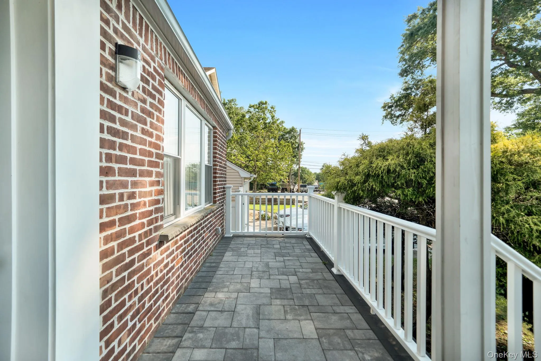 102 Strattford Road, North Hempstead, NY, 4 Bedrooms Bedrooms, 6 Rooms Rooms,2 BathroomsBathrooms,Residential,For Rent,Strattford,0,1022963 102 Strattford Road, North Hempstead, NY, 4 Bedrooms Bedrooms, 6 Rooms Rooms,2 BathroomsBathrooms,Residential,For Rent,Strattford,0,1022963