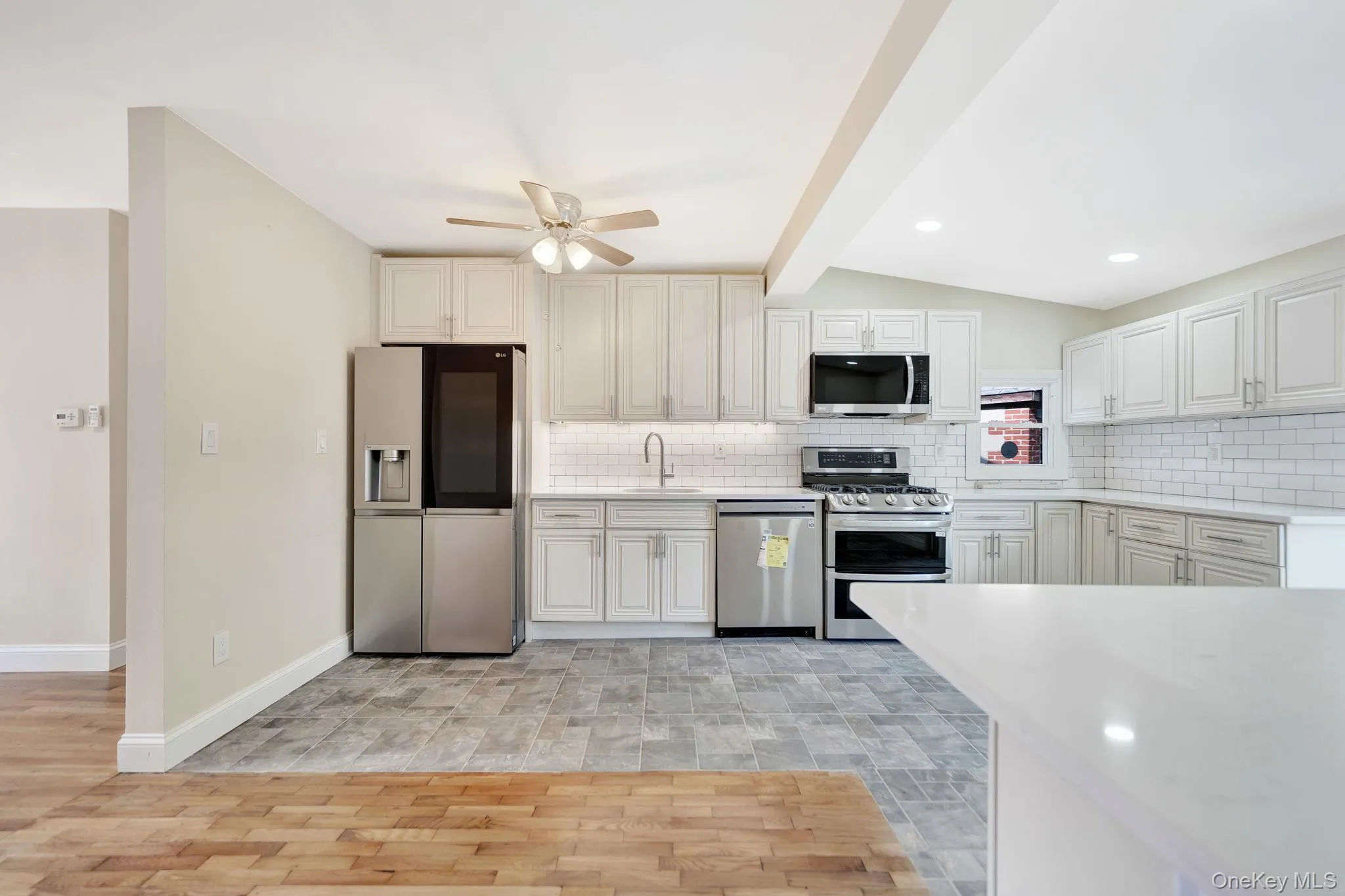 102 Strattford Road, North Hempstead, NY, 4 Bedrooms Bedrooms, 6 Rooms Rooms,2 BathroomsBathrooms,Residential,For Rent,Strattford,0,1022963 102 Strattford Road, North Hempstead, NY, 4 Bedrooms Bedrooms, 6 Rooms Rooms,2 BathroomsBathrooms,Residential,For Rent,Strattford,0,1022963