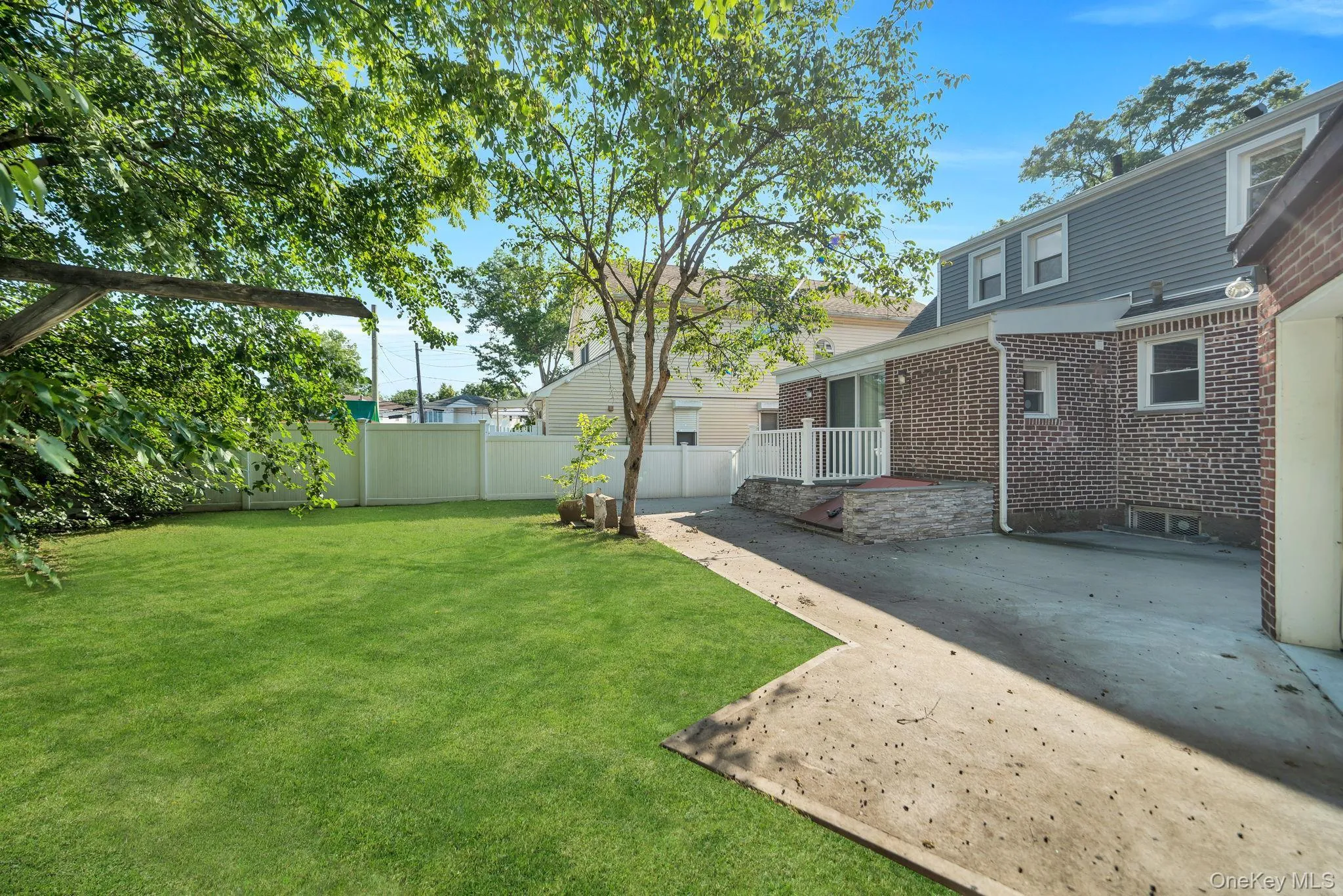102 Strattford Road, North Hempstead, NY, 4 Bedrooms Bedrooms, 6 Rooms Rooms,2 BathroomsBathrooms,Residential,For Rent,Strattford,0,1022963 102 Strattford Road, North Hempstead, NY, 4 Bedrooms Bedrooms, 6 Rooms Rooms,2 BathroomsBathrooms,Residential,For Rent,Strattford,0,1022963