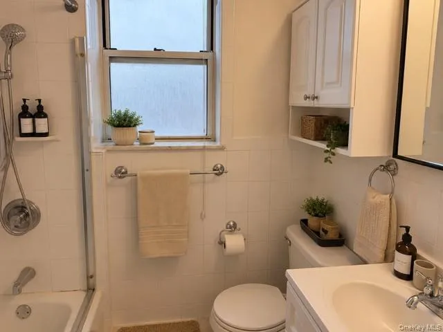 1963 Pilgrim Avenue, New York, NY, 2 Bedrooms Bedrooms, 4 Rooms Rooms,1 BathroomBathrooms,Residential Lease,For Rent,Pilgrim,0,1022964 1963 Pilgrim Avenue, New York, NY, 2 Bedrooms Bedrooms, 4 Rooms Rooms,1 BathroomBathrooms,Residential Lease,For Rent,Pilgrim,0,1022964