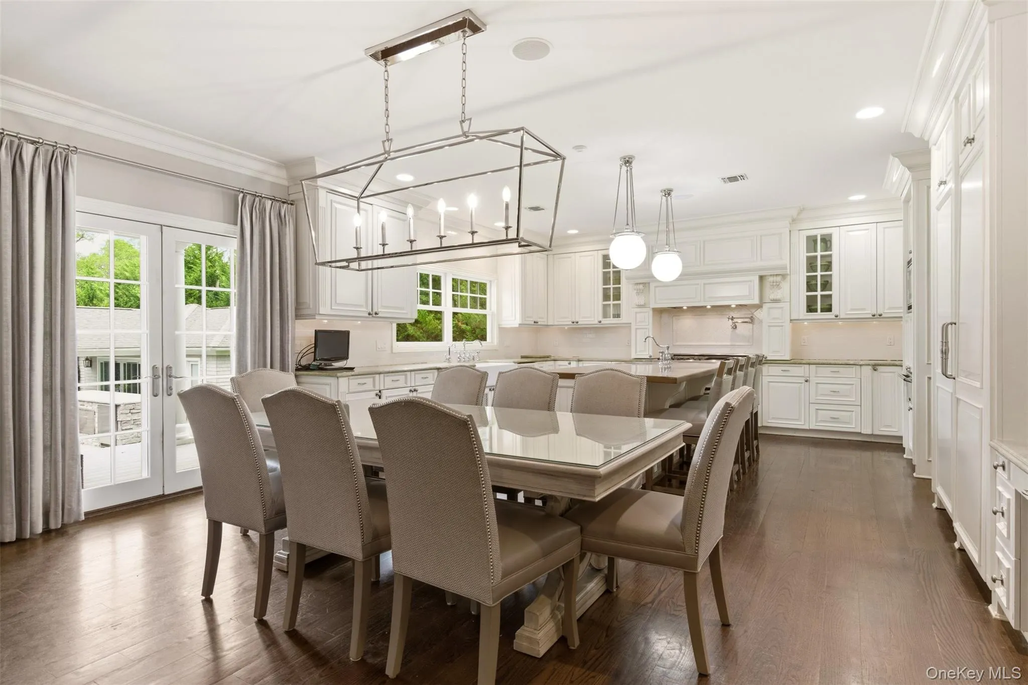 9 May Hill Lane, Huntington, NY, 5 Bedrooms Bedrooms, 11 Rooms Rooms,4 BathroomsBathrooms,Residential,For Rent,May Hill,0,1022965 9 May Hill Lane, Huntington, NY, 5 Bedrooms Bedrooms, 11 Rooms Rooms,4 BathroomsBathrooms,Residential,For Rent,May Hill,0,1022965