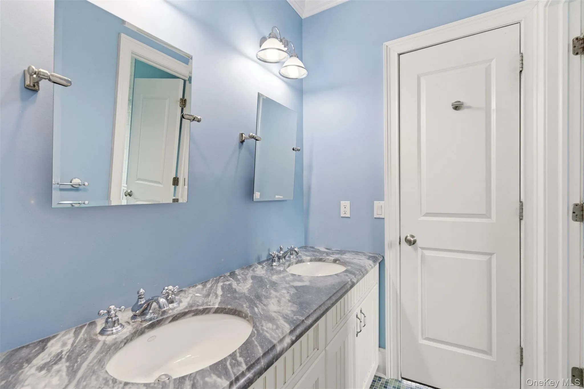 9 May Hill Lane, Huntington, NY, 5 Bedrooms Bedrooms, 11 Rooms Rooms,4 BathroomsBathrooms,Residential,For Rent,May Hill,0,1022965 9 May Hill Lane, Huntington, NY, 5 Bedrooms Bedrooms, 11 Rooms Rooms,4 BathroomsBathrooms,Residential,For Rent,May Hill,0,1022965