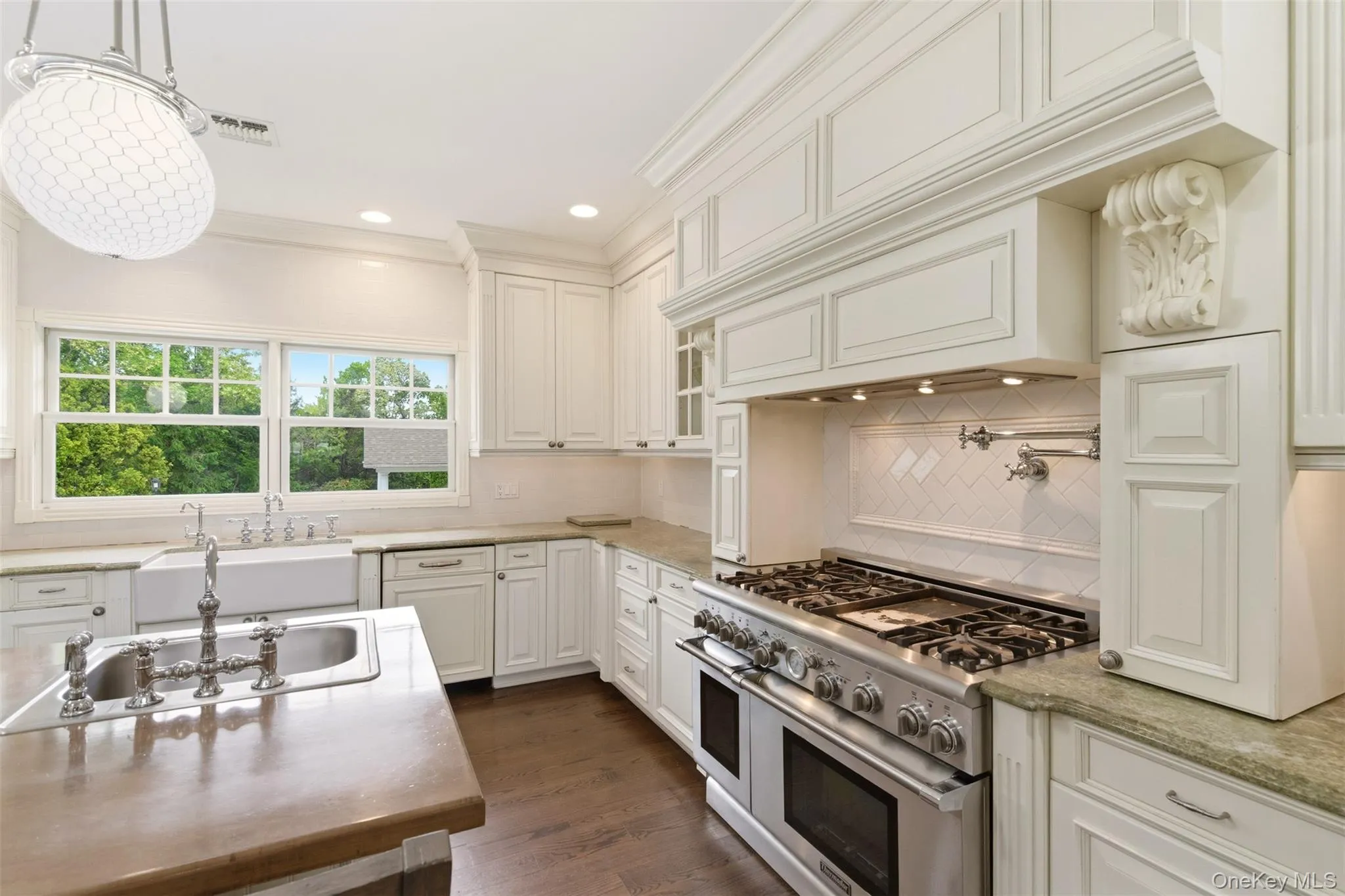9 May Hill Lane, Huntington, NY, 5 Bedrooms Bedrooms, 11 Rooms Rooms,4 BathroomsBathrooms,Residential,For Rent,May Hill,0,1022965 9 May Hill Lane, Huntington, NY, 5 Bedrooms Bedrooms, 11 Rooms Rooms,4 BathroomsBathrooms,Residential,For Rent,May Hill,0,1022965