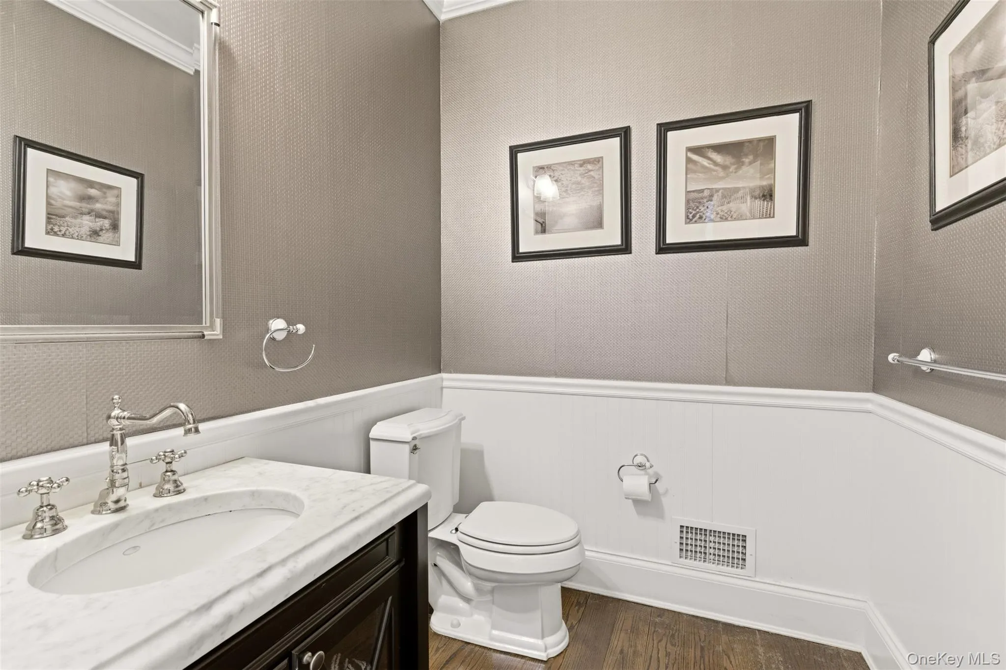 9 May Hill Lane, Huntington, NY, 5 Bedrooms Bedrooms, 11 Rooms Rooms,4 BathroomsBathrooms,Residential,For Rent,May Hill,0,1022965 9 May Hill Lane, Huntington, NY, 5 Bedrooms Bedrooms, 11 Rooms Rooms,4 BathroomsBathrooms,Residential,For Rent,May Hill,0,1022965