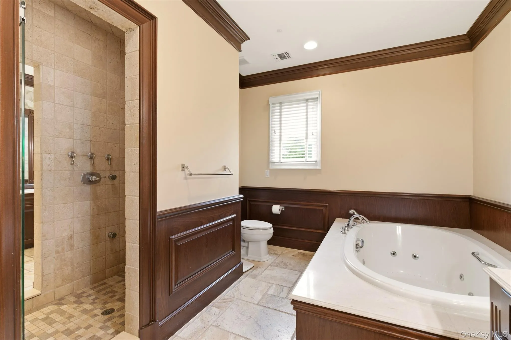 9 May Hill Lane, Huntington, NY, 5 Bedrooms Bedrooms, 11 Rooms Rooms,4 BathroomsBathrooms,Residential,For Rent,May Hill,0,1022965 9 May Hill Lane, Huntington, NY, 5 Bedrooms Bedrooms, 11 Rooms Rooms,4 BathroomsBathrooms,Residential,For Rent,May Hill,0,1022965