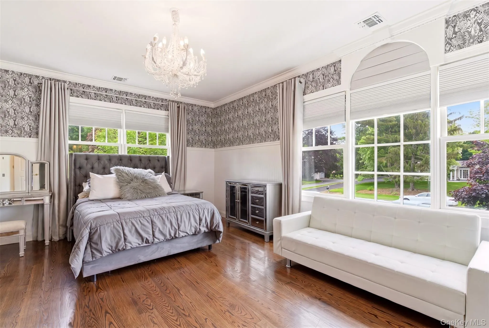 9 May Hill Lane, Huntington, NY, 5 Bedrooms Bedrooms, 11 Rooms Rooms,4 BathroomsBathrooms,Residential,For Rent,May Hill,0,1022965 9 May Hill Lane, Huntington, NY, 5 Bedrooms Bedrooms, 11 Rooms Rooms,4 BathroomsBathrooms,Residential,For Rent,May Hill,0,1022965
