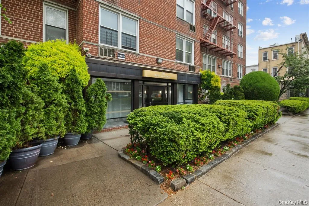 720 31st Street, New York, NY, 1 Bedroom Bedrooms, 4 Rooms Rooms,1 BathroomBathrooms,Residential Lease,For Rent,31st,0,1022966 720 31st Street, New York, NY, 1 Bedroom Bedrooms, 4 Rooms Rooms,1 BathroomBathrooms,Residential Lease,For Rent,31st,0,1022966