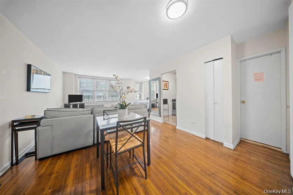 720 31st Street, New York, NY, 1 Bedroom Bedrooms, 4 Rooms Rooms,1 BathroomBathrooms,Residential Lease,For Rent,31st,0,1022966 720 31st Street, New York, NY, 1 Bedroom Bedrooms, 4 Rooms Rooms,1 BathroomBathrooms,Residential Lease,For Rent,31st,0,1022966