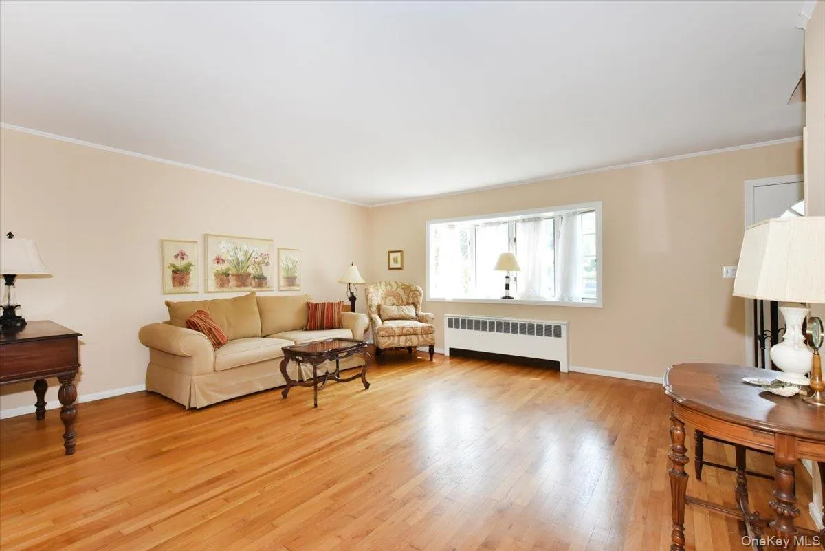 344 New York Avenue, Oyster Bay, NY, 3 Bedrooms Bedrooms, 11 Rooms Rooms,2 BathroomsBathrooms,Residential,For Rent,New York,0,1022968 344 New York Avenue, Oyster Bay, NY, 3 Bedrooms Bedrooms, 11 Rooms Rooms,2 BathroomsBathrooms,Residential,For Rent,New York,0,1022968
