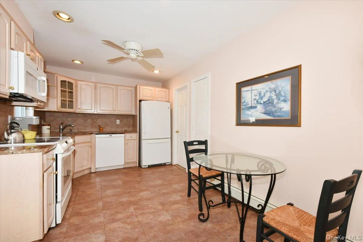 344 New York Avenue, Oyster Bay, NY, 3 Bedrooms Bedrooms, 11 Rooms Rooms,2 BathroomsBathrooms,Residential,For Rent,New York,0,1022968 344 New York Avenue, Oyster Bay, NY, 3 Bedrooms Bedrooms, 11 Rooms Rooms,2 BathroomsBathrooms,Residential,For Rent,New York,0,1022968