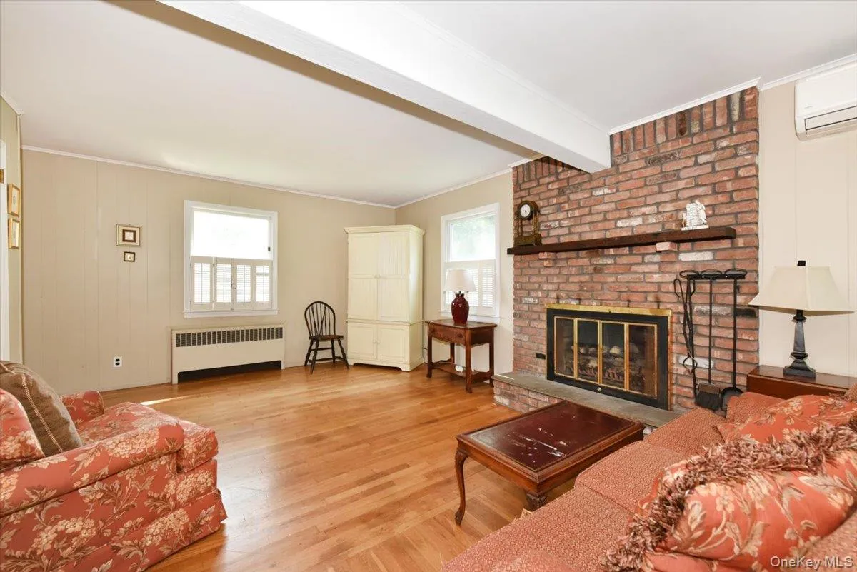 344 New York Avenue, Oyster Bay, NY, 3 Bedrooms Bedrooms, 11 Rooms Rooms,2 BathroomsBathrooms,Residential,For Rent,New York,0,1022968 344 New York Avenue, Oyster Bay, NY, 3 Bedrooms Bedrooms, 11 Rooms Rooms,2 BathroomsBathrooms,Residential,For Rent,New York,0,1022968