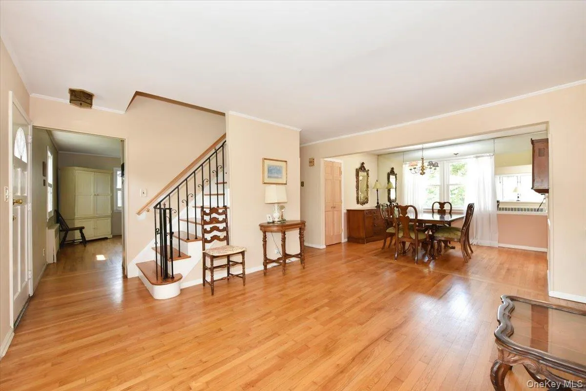344 New York Avenue, Oyster Bay, NY, 3 Bedrooms Bedrooms, 11 Rooms Rooms,2 BathroomsBathrooms,Residential,For Rent,New York,0,1022968 344 New York Avenue, Oyster Bay, NY, 3 Bedrooms Bedrooms, 11 Rooms Rooms,2 BathroomsBathrooms,Residential,For Rent,New York,0,1022968