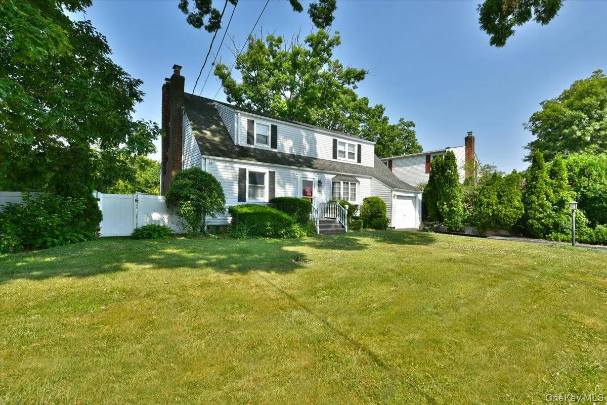344 New York Avenue, Oyster Bay, NY, 3 Bedrooms Bedrooms, 11 Rooms Rooms,2 BathroomsBathrooms,Residential,For Rent,New York,0,1022968 344 New York Avenue, Oyster Bay, NY, 3 Bedrooms Bedrooms, 11 Rooms Rooms,2 BathroomsBathrooms,Residential,For Rent,New York,0,1022968