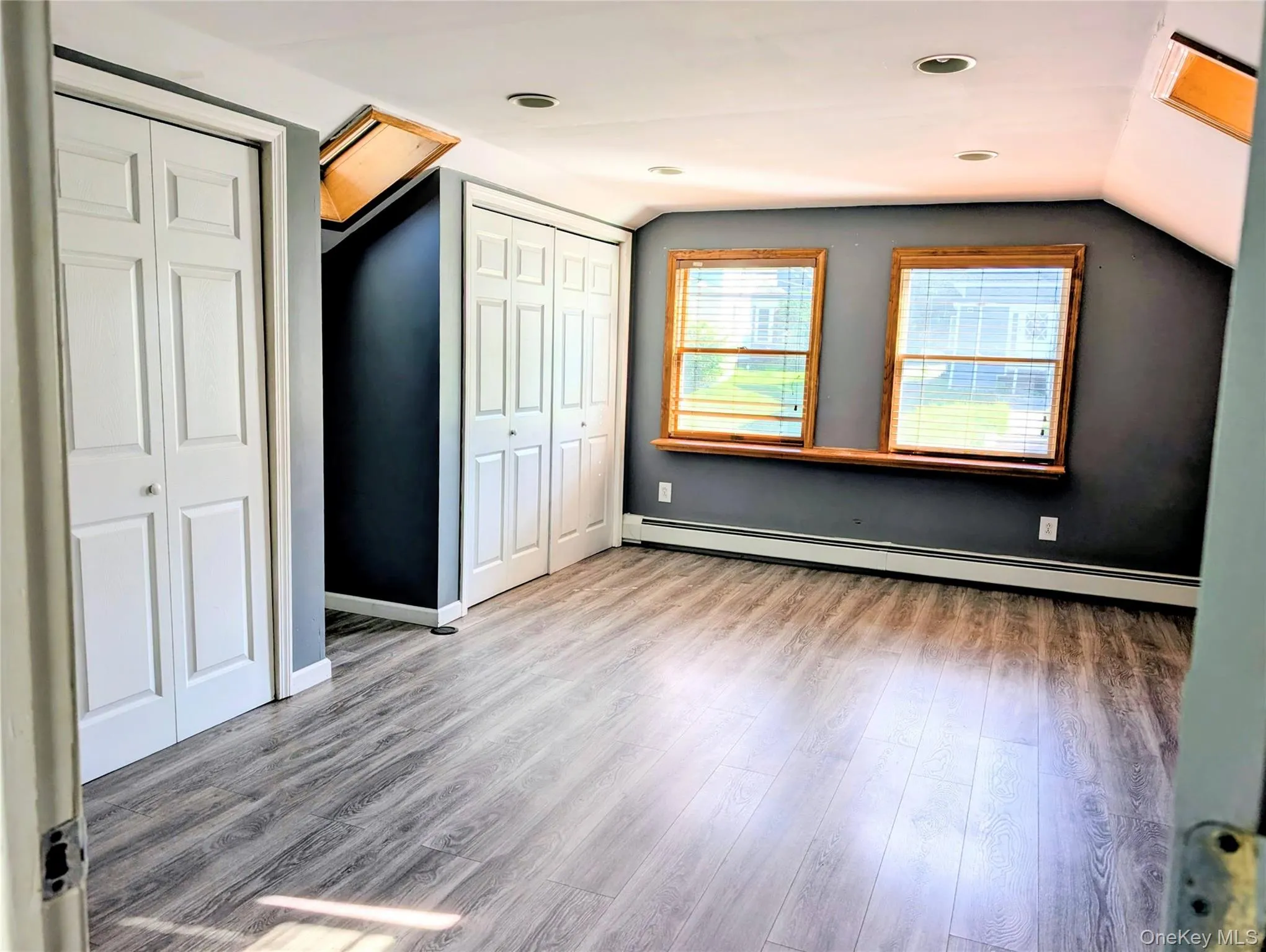 Master bedroom, 2nd Floor with skylights and two closets Master bedroom, 2nd Floor with skylights and two closets